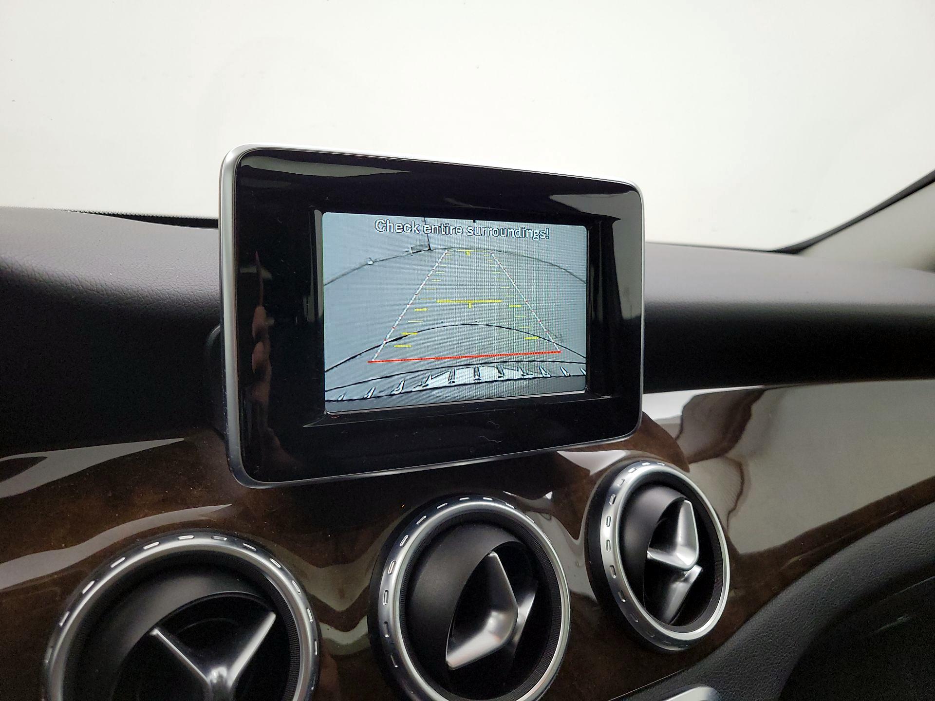 Thumbnail: 2015 Mercedes-Benz GLA - 14