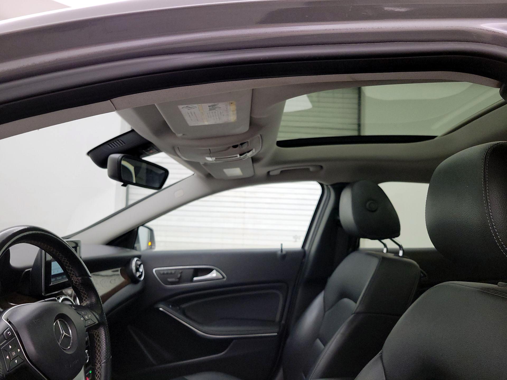Thumbnail: 2015 Mercedes-Benz GLA - 18