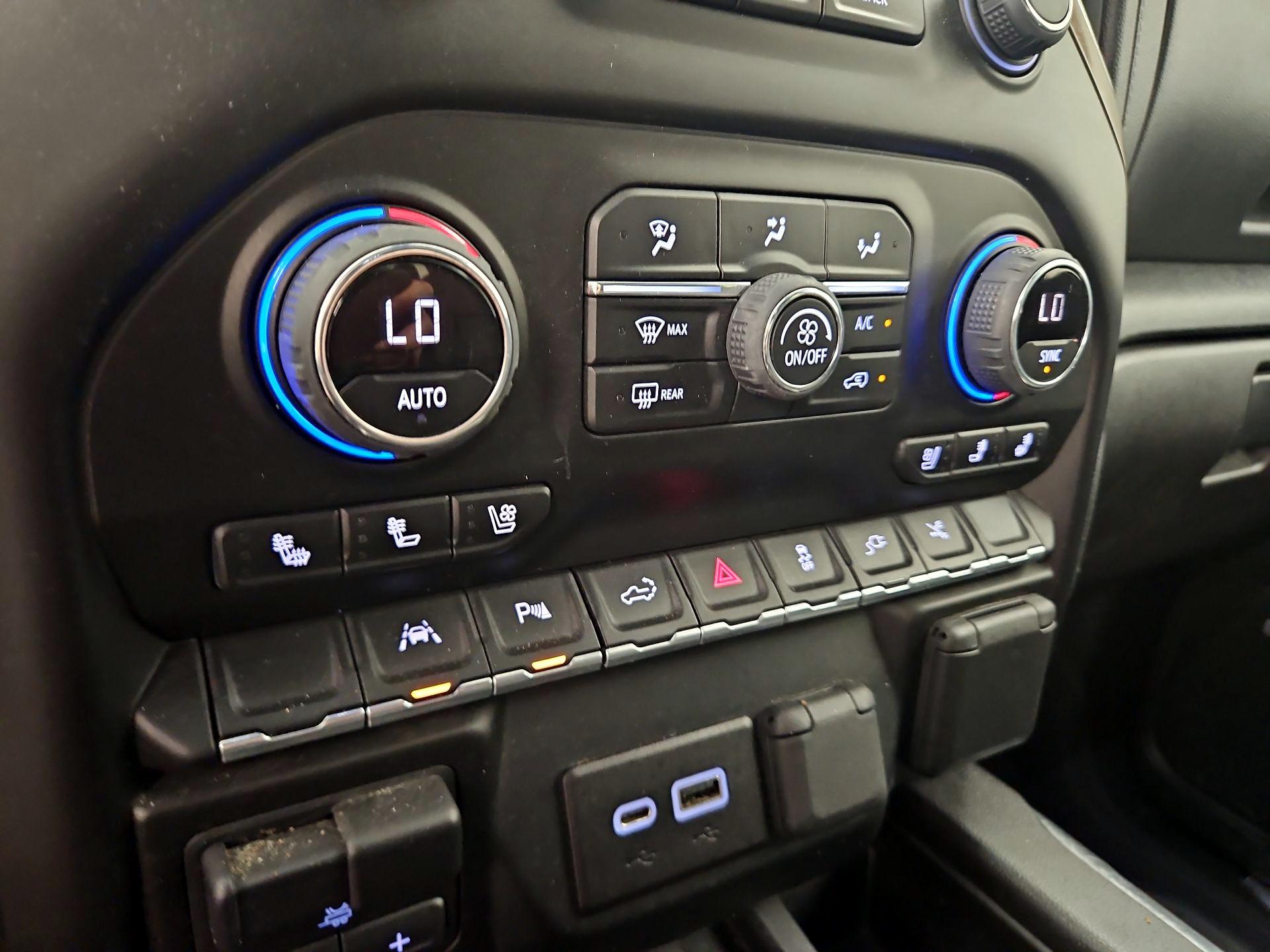 Thumbnail: 2022 Chevrolet Silverado 1500 - 16