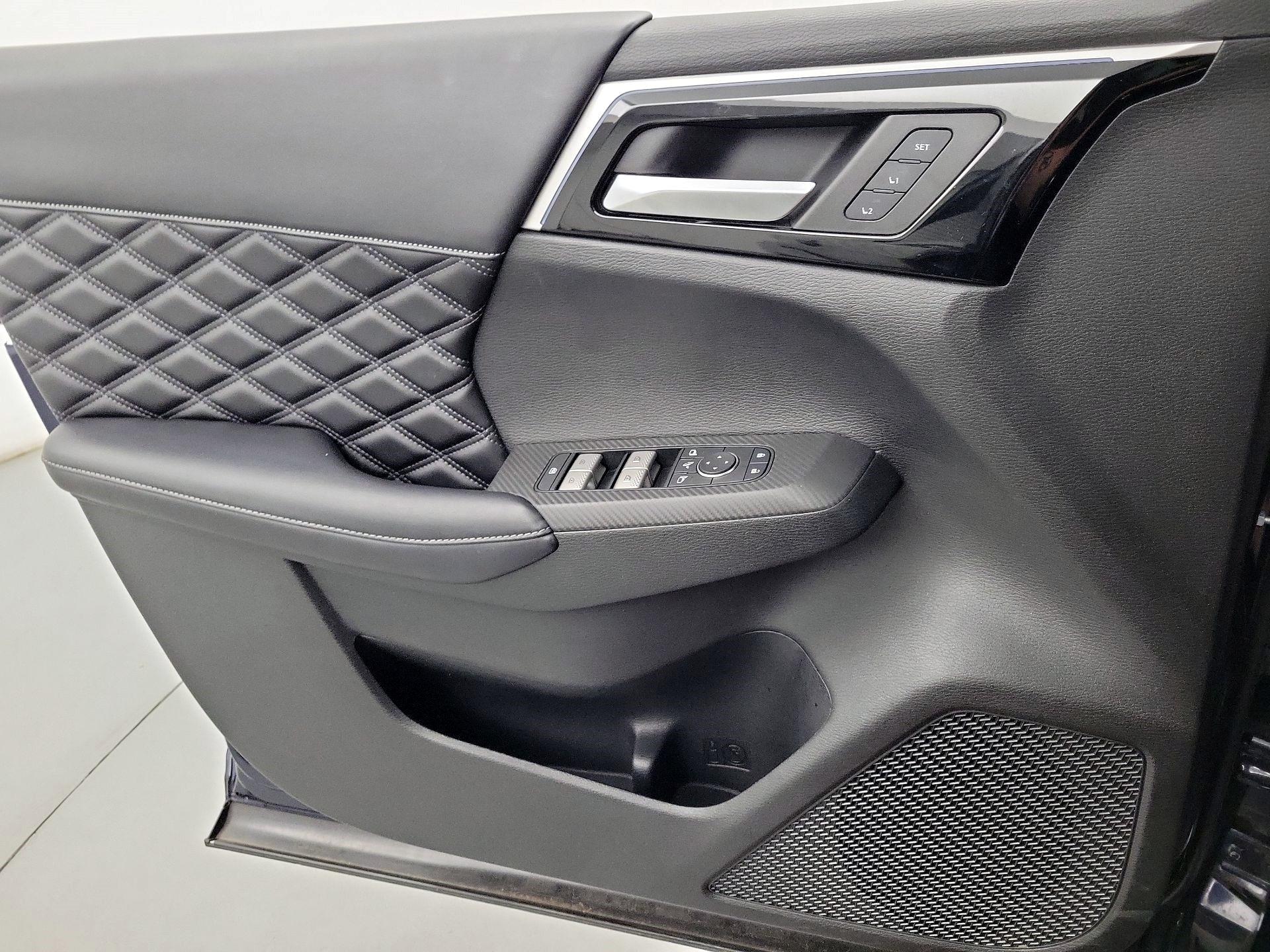 Thumbnail: 2022 Mitsubishi Outlander - 10