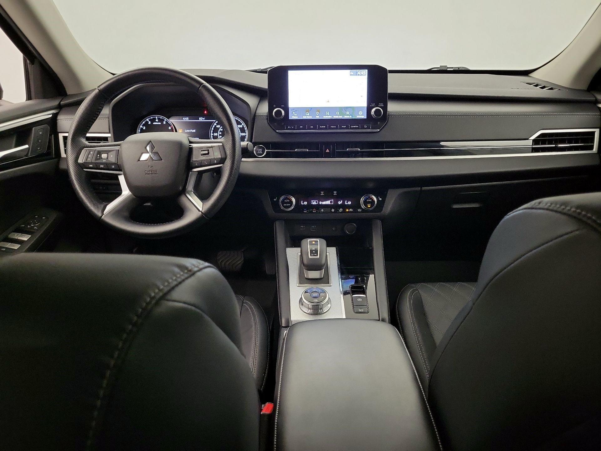 Thumbnail: 2022 Mitsubishi Outlander - 8