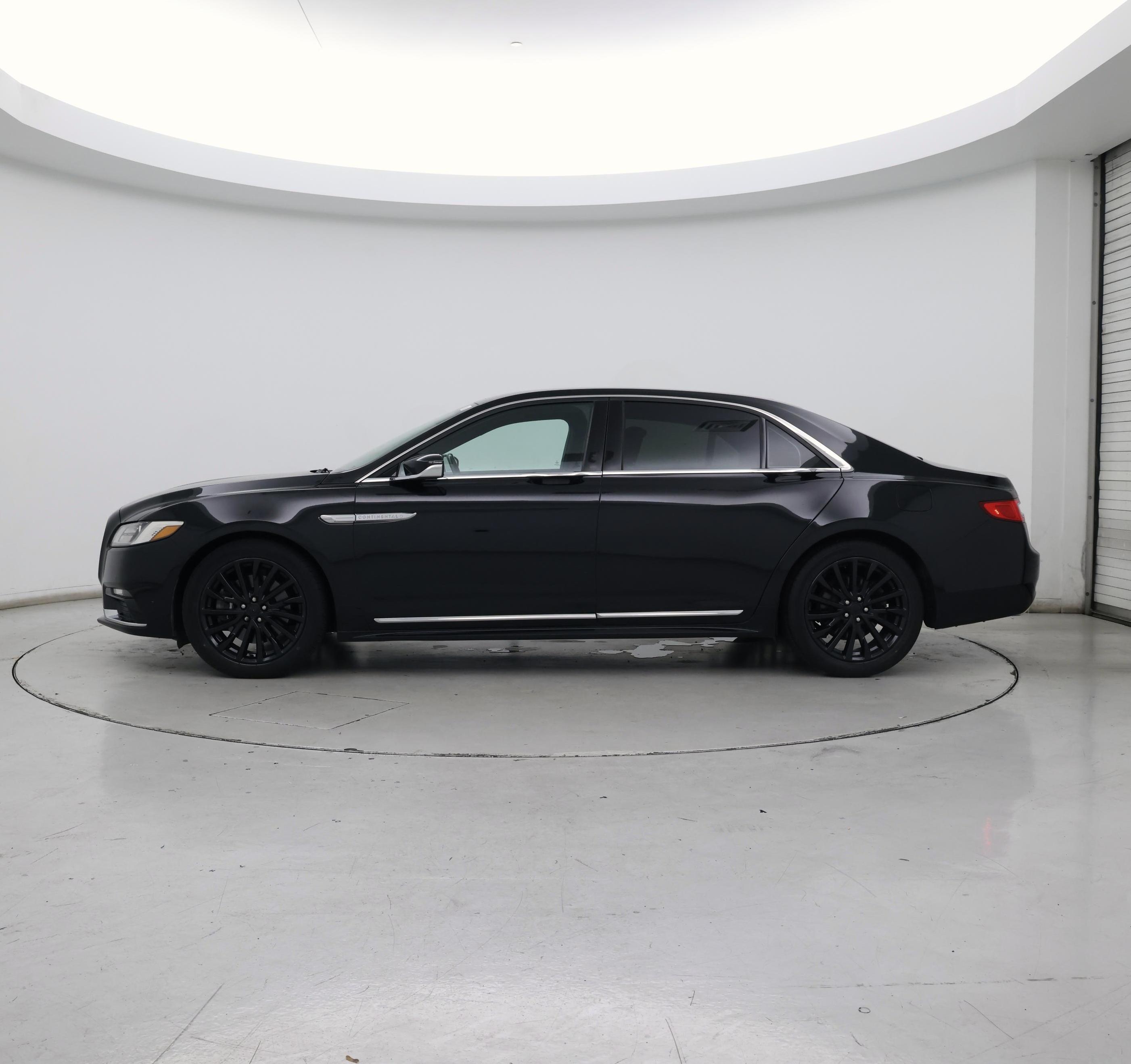 Thumbnail: 2017 Lincoln Continental - 3
