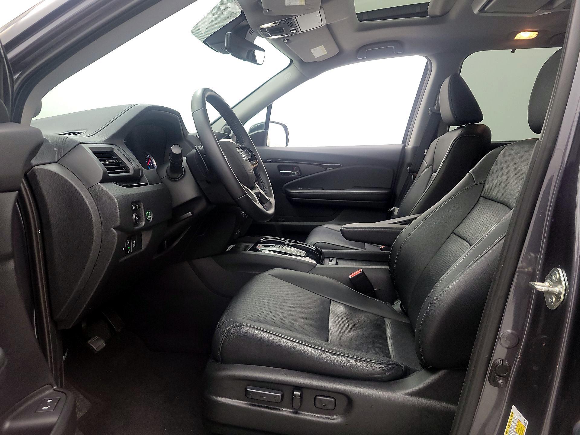 Thumbnail: 2019 Honda Pilot - 11