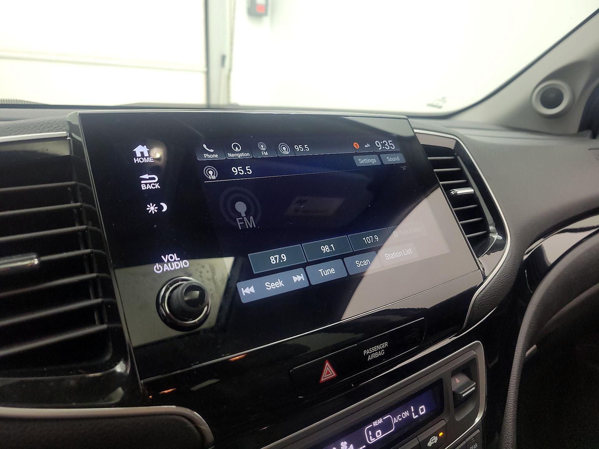 Thumbnail: 2019 Honda Pilot - 15