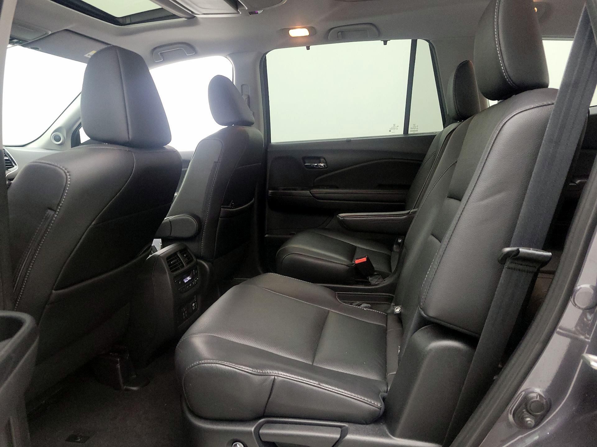 Thumbnail: 2019 Honda Pilot - 19