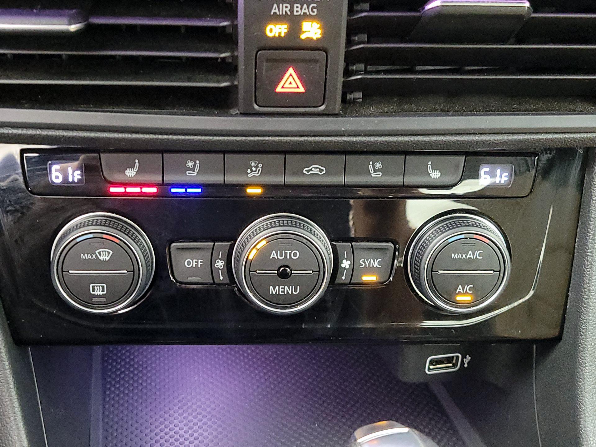 Thumbnail: 2019 Volkswagen Jetta - 17