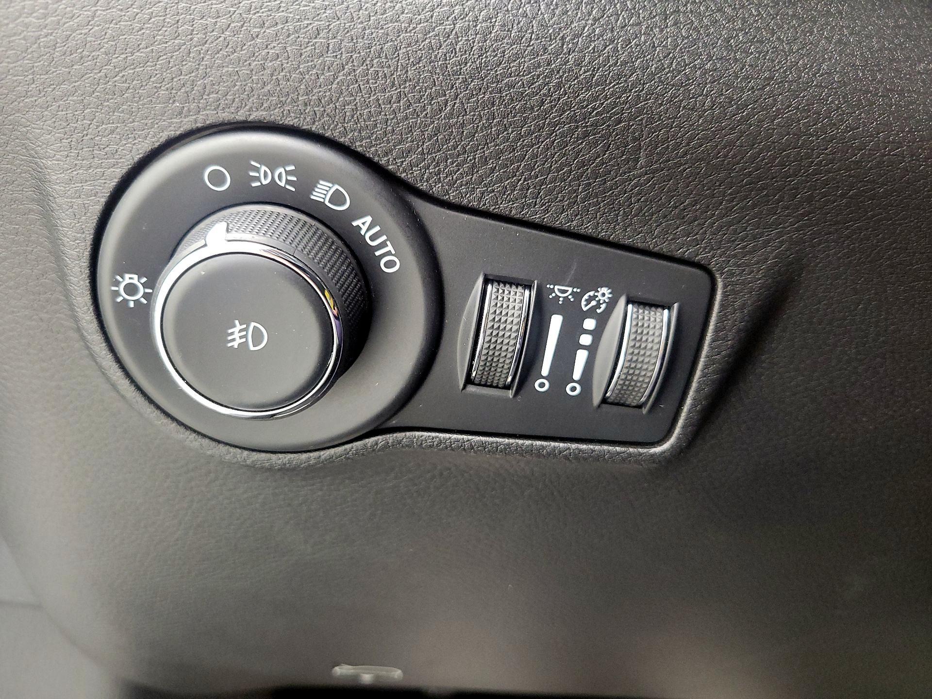 Thumbnail: 2022 Jeep Compass - 13