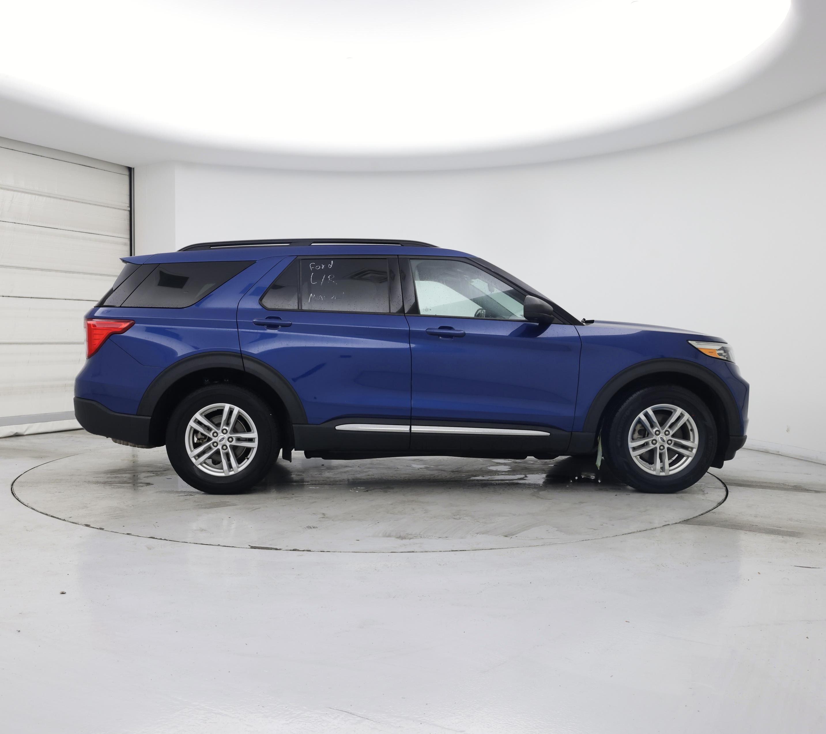 Thumbnail: 2022 Ford Explorer - 7