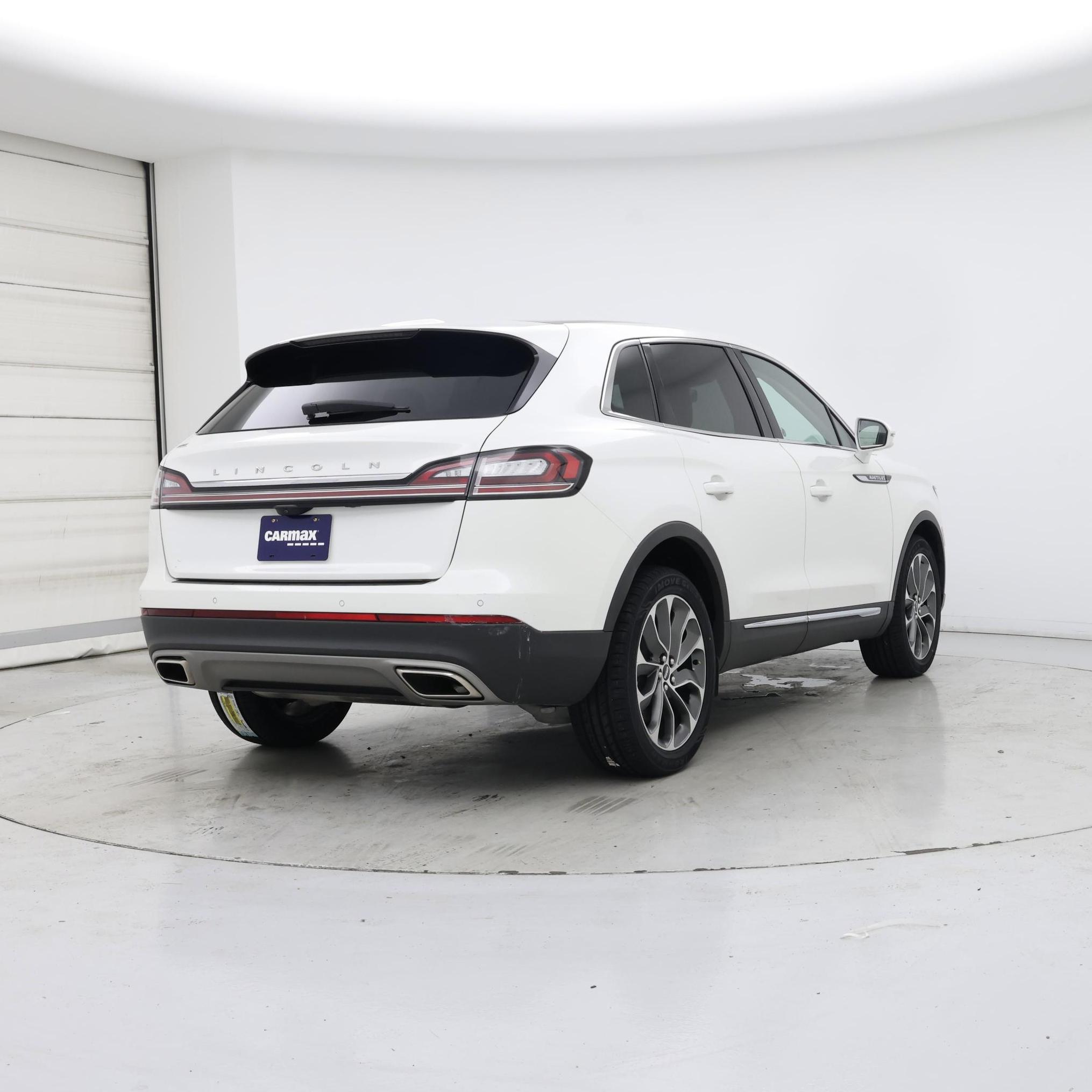Thumbnail: 2022 Lincoln Nautilus - 8