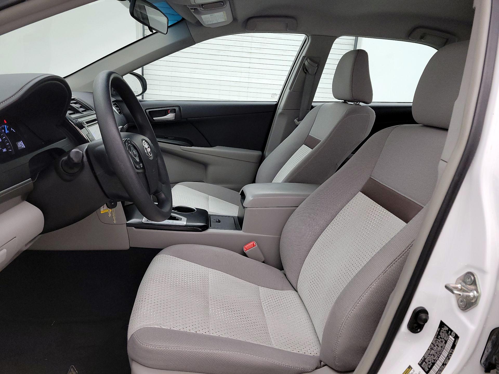 Thumbnail: 2014 Toyota Camry - 11