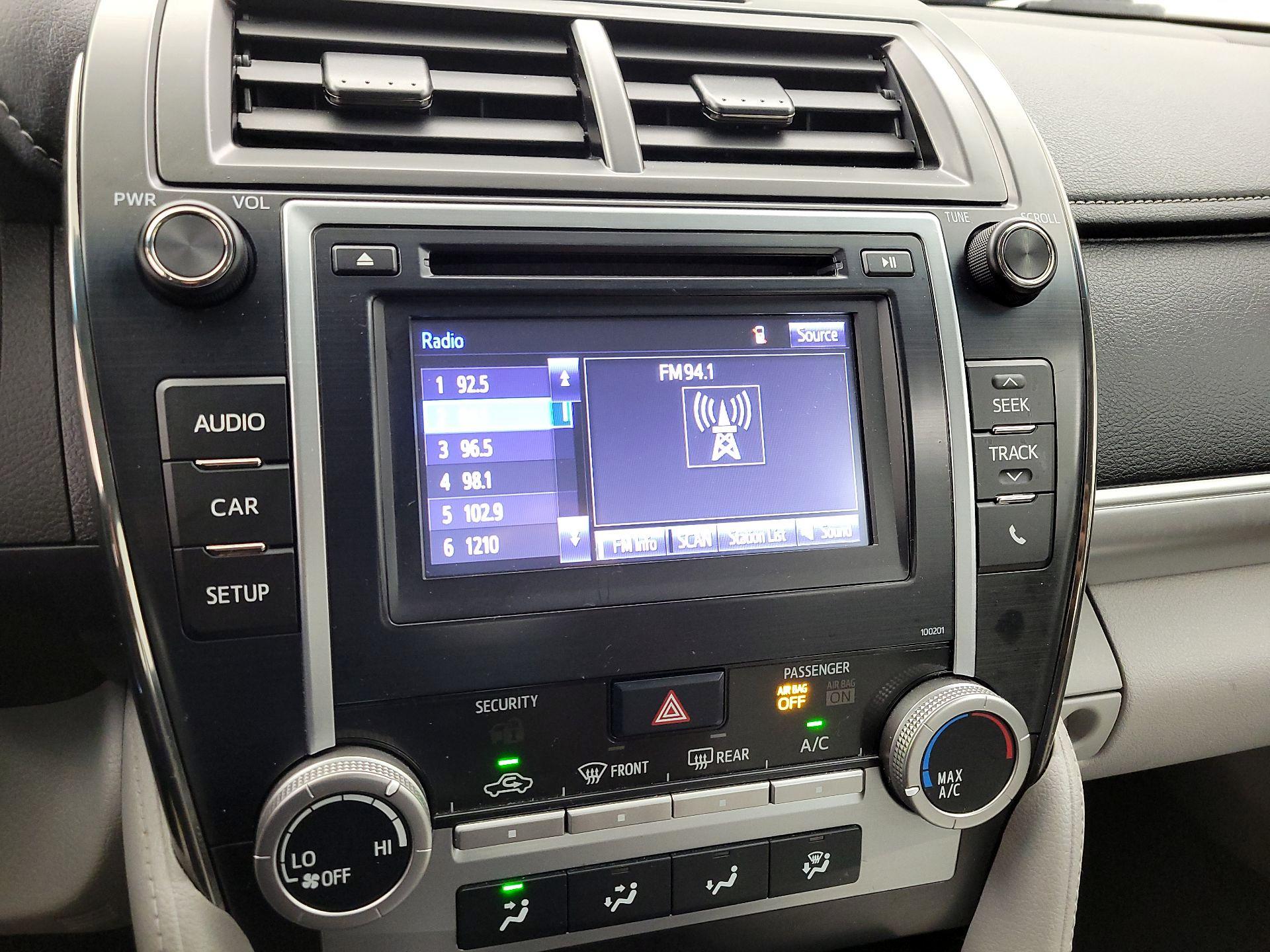 Thumbnail: 2014 Toyota Camry - 15