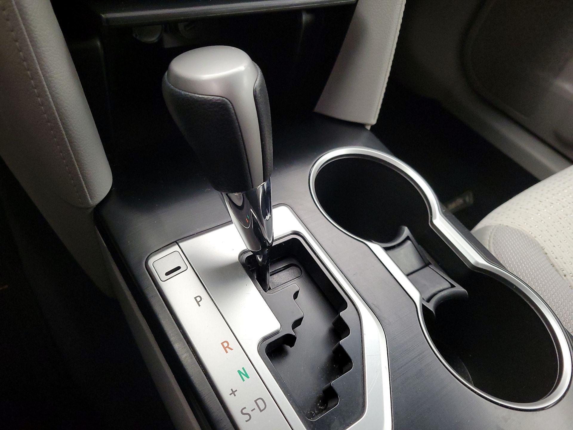 Thumbnail: 2014 Toyota Camry - 17