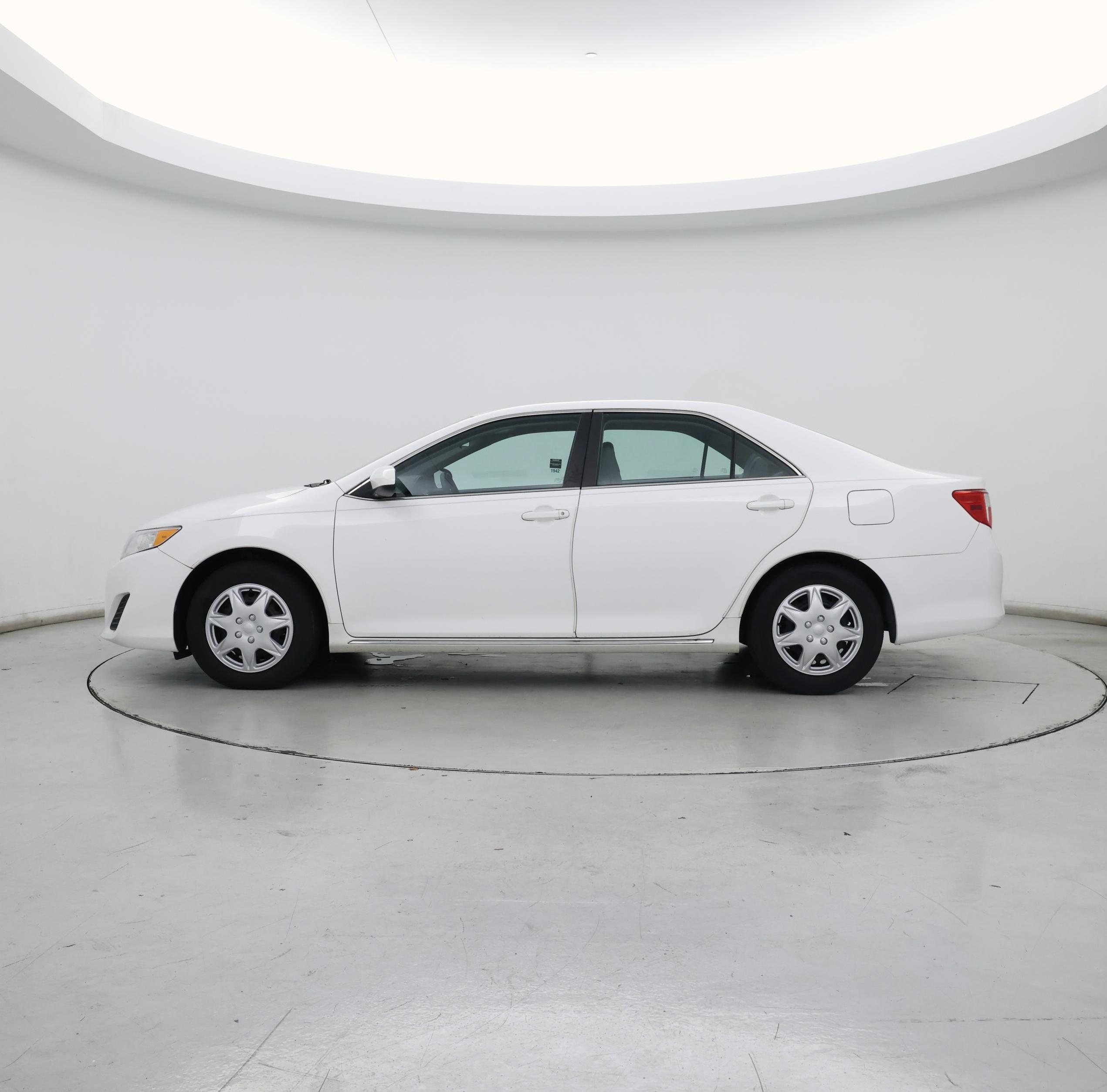 Thumbnail: 2014 Toyota Camry - 3