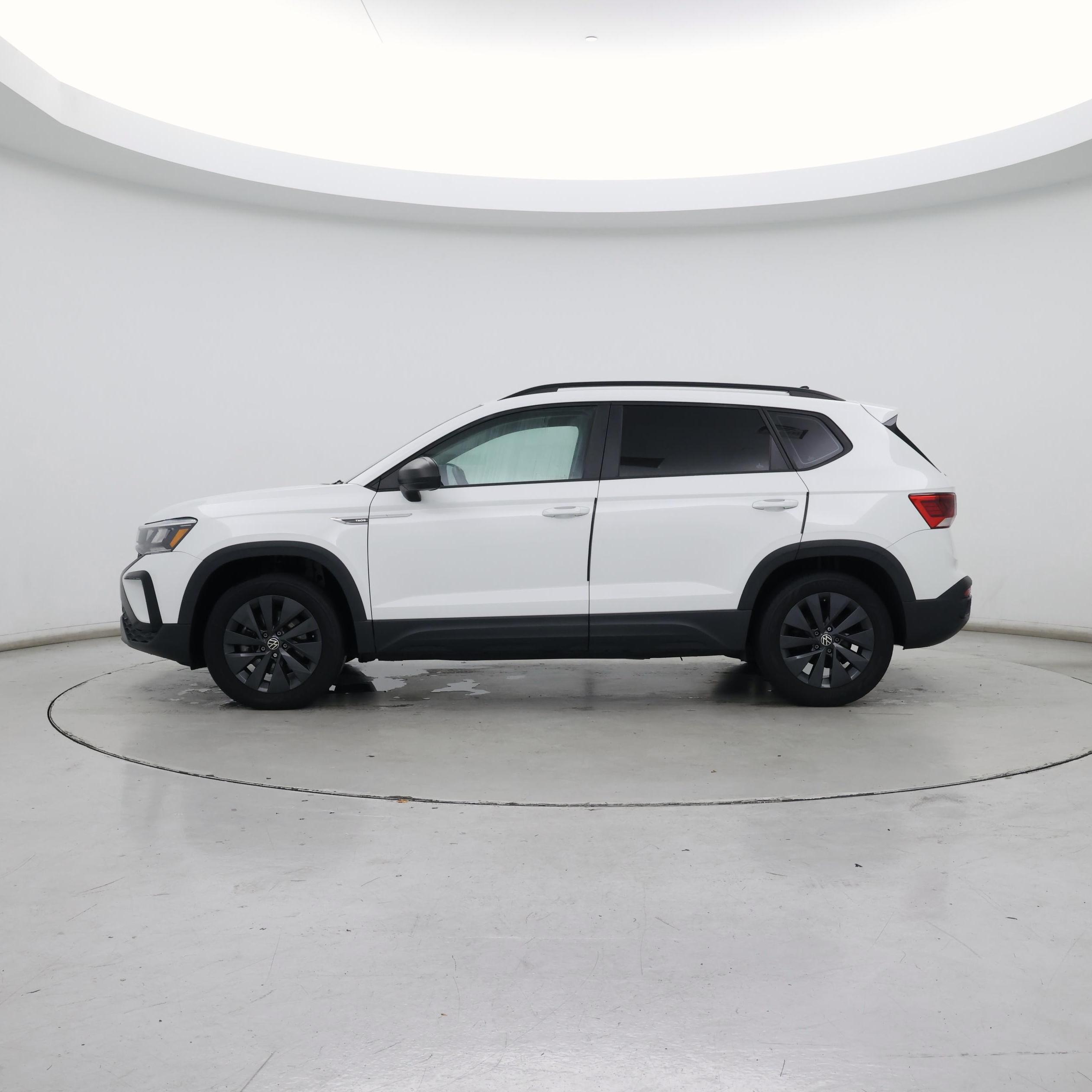 Thumbnail: 2022 Volkswagen Taos - 3