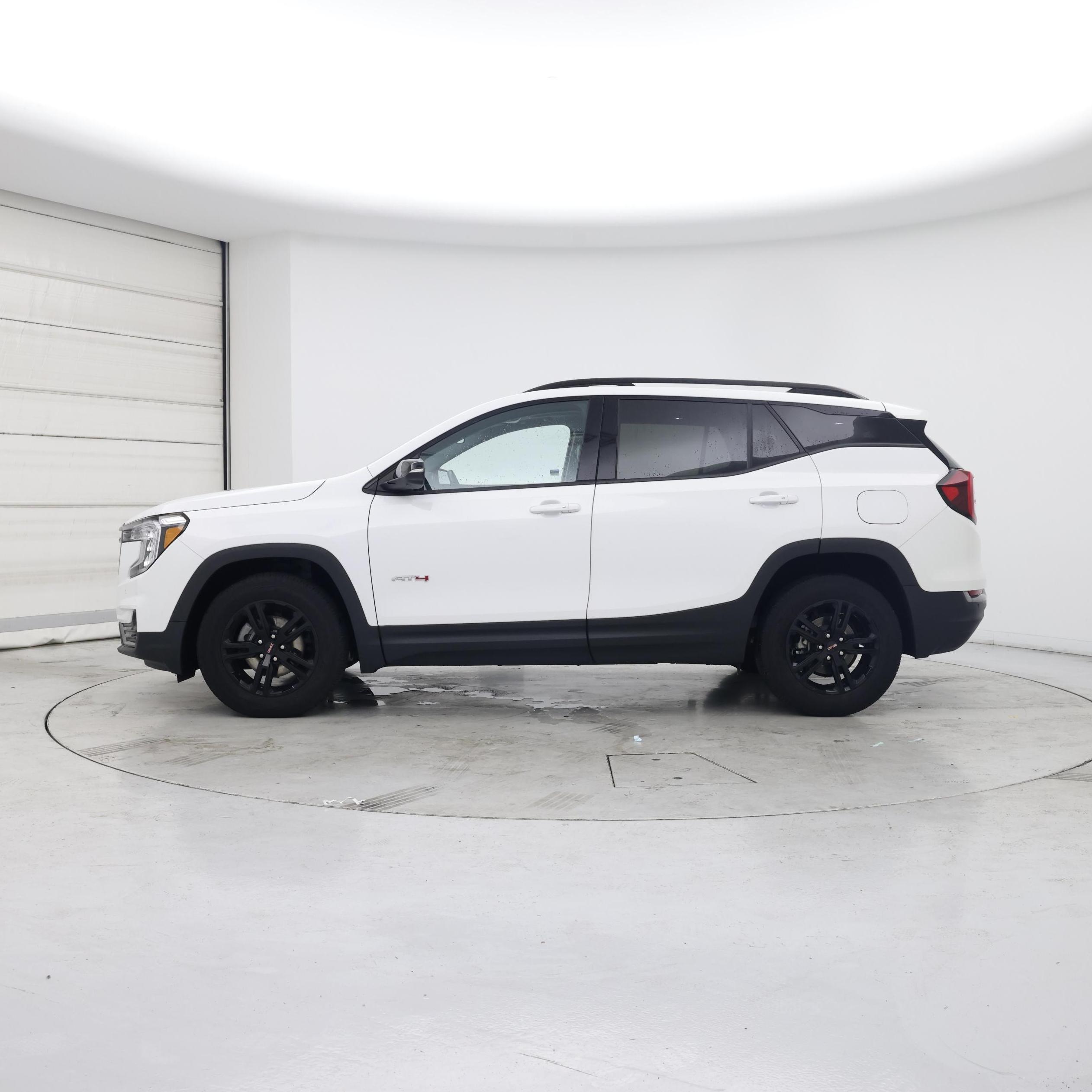 Thumbnail: 2022 GMC Terrain - 3