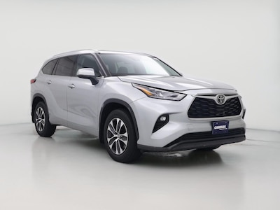 Silver 2022 Toyota Highlander XLE