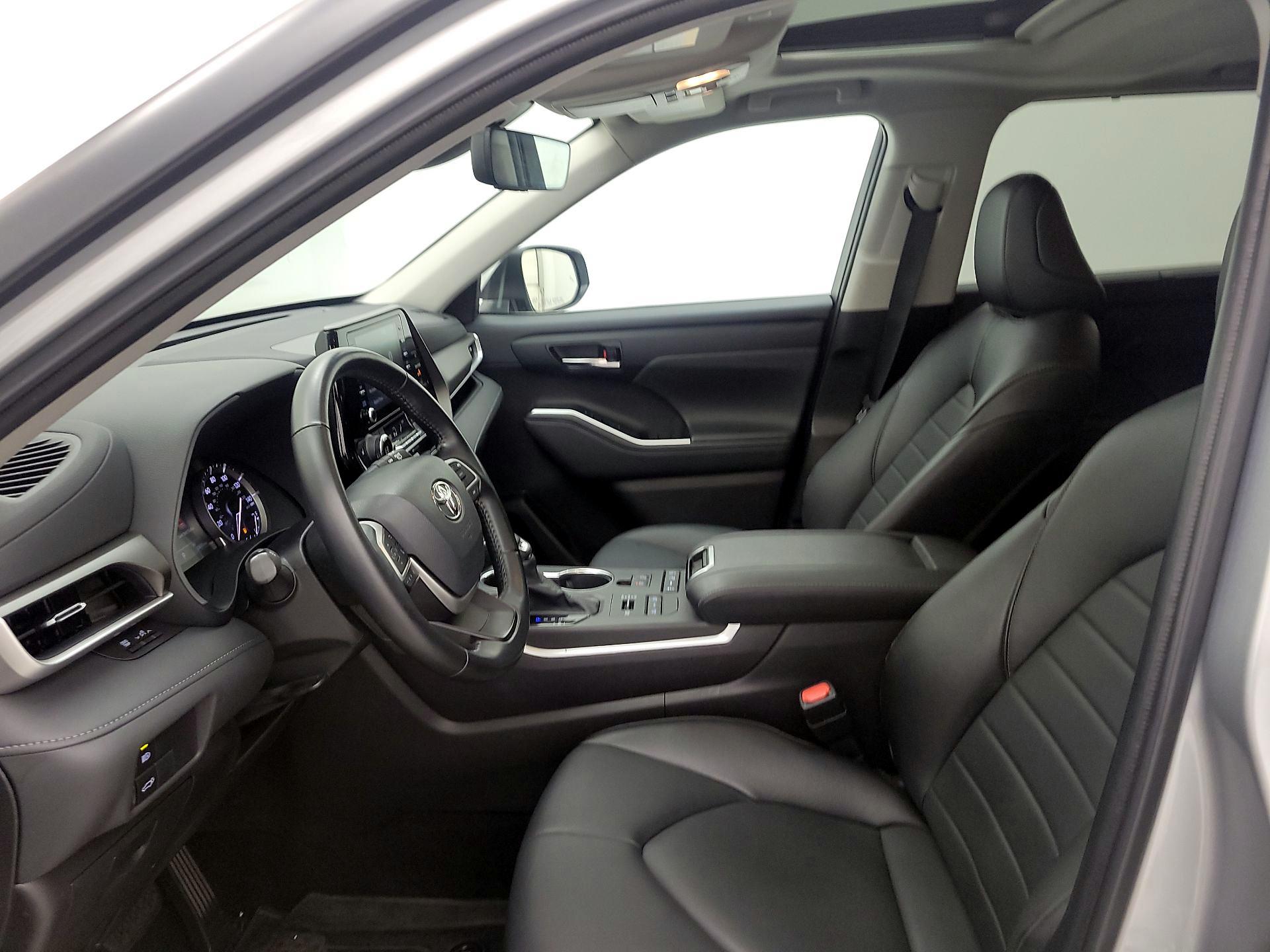 Thumbnail: 2022 Toyota Highlander - 11