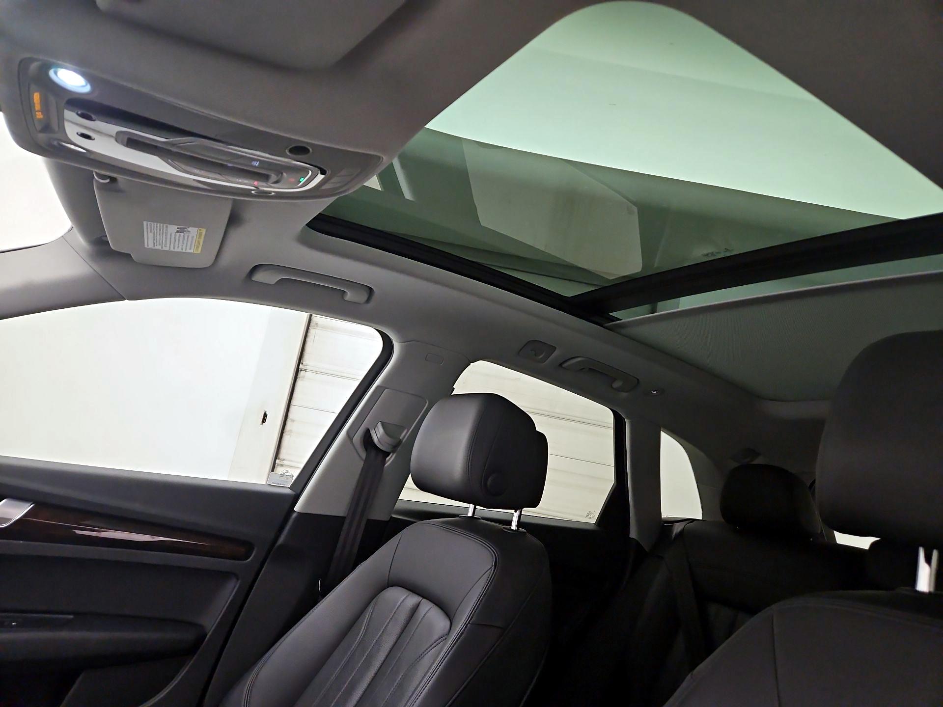 Thumbnail: 2019 Audi Q5 - 19