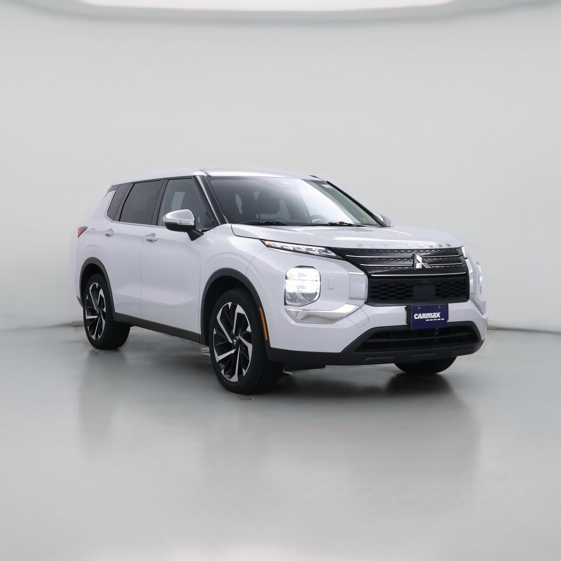Thumbnail: 2022 Mitsubishi Outlander - 1
