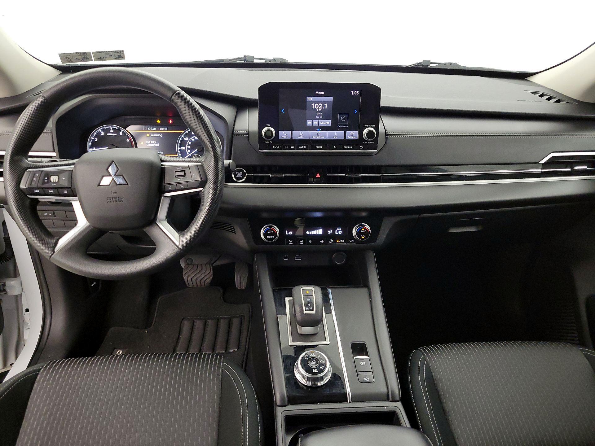 Thumbnail: 2022 Mitsubishi Outlander - 9