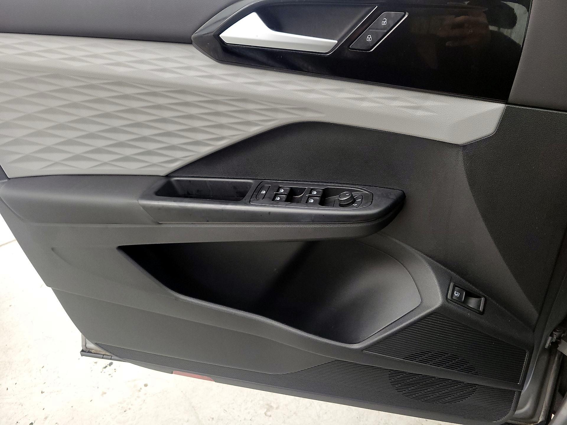 Thumbnail: 2022 Volkswagen Taos - 12