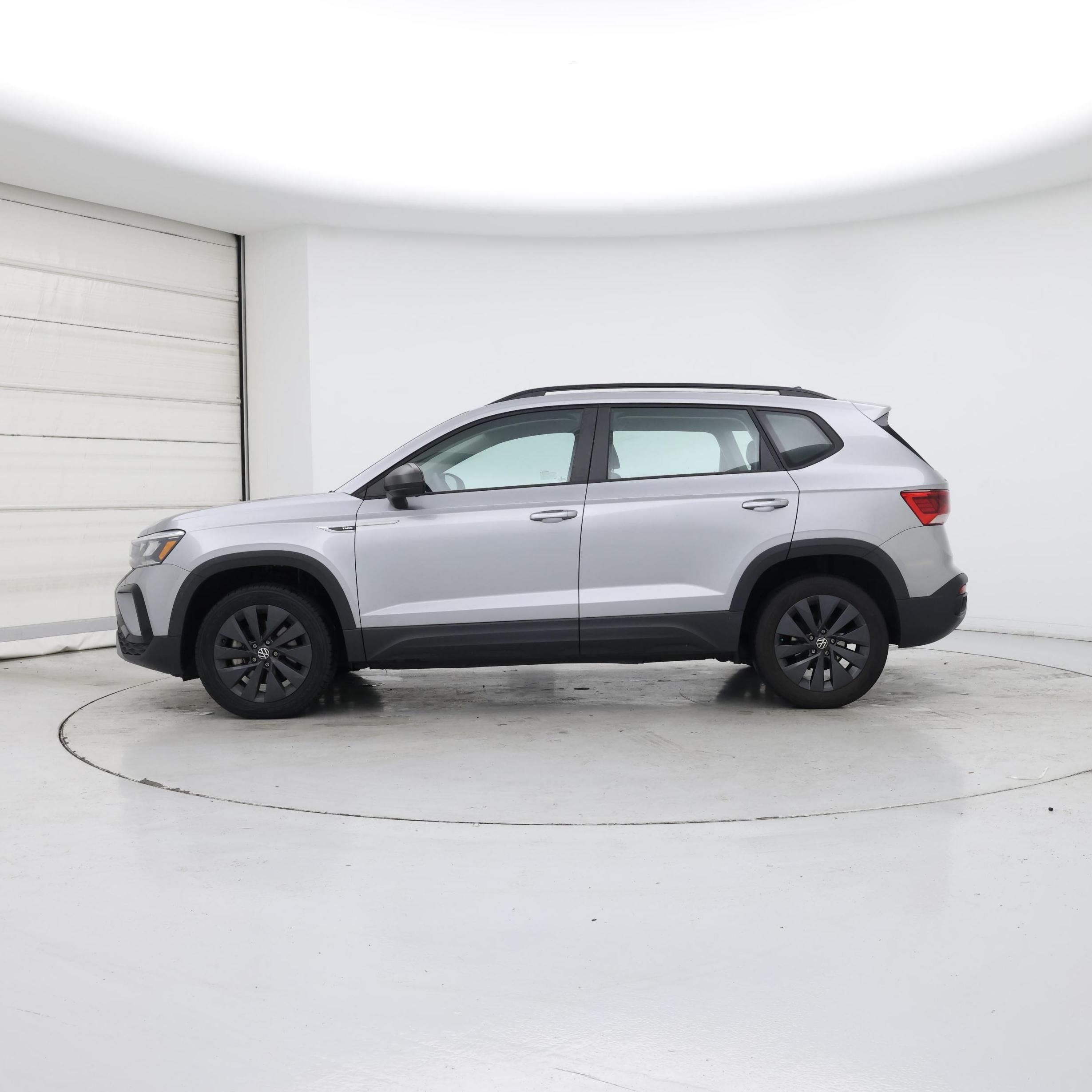 Thumbnail: 2022 Volkswagen Taos - 3