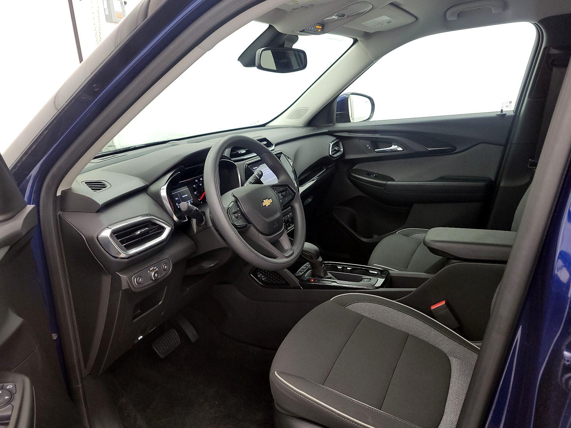 Thumbnail: 2023 Chevrolet TrailBlazer - 11