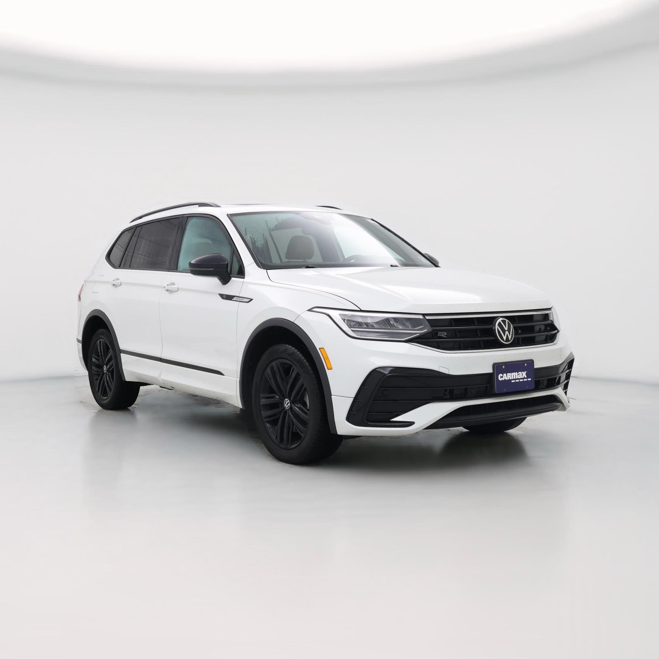 Thumbnail: 2022 Volkswagen Tiguan - 1
