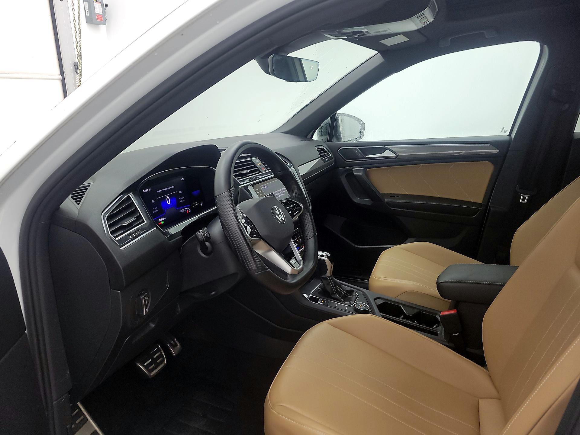 Thumbnail: 2022 Volkswagen Tiguan - 11