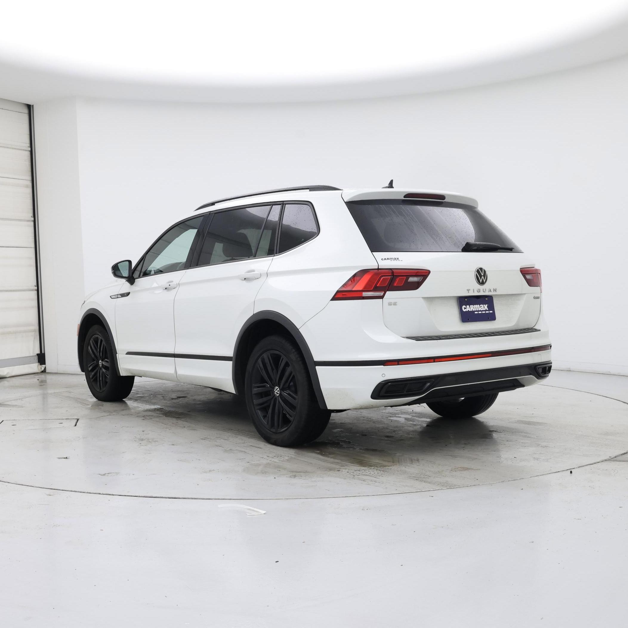 Thumbnail: 2022 Volkswagen Tiguan - 2