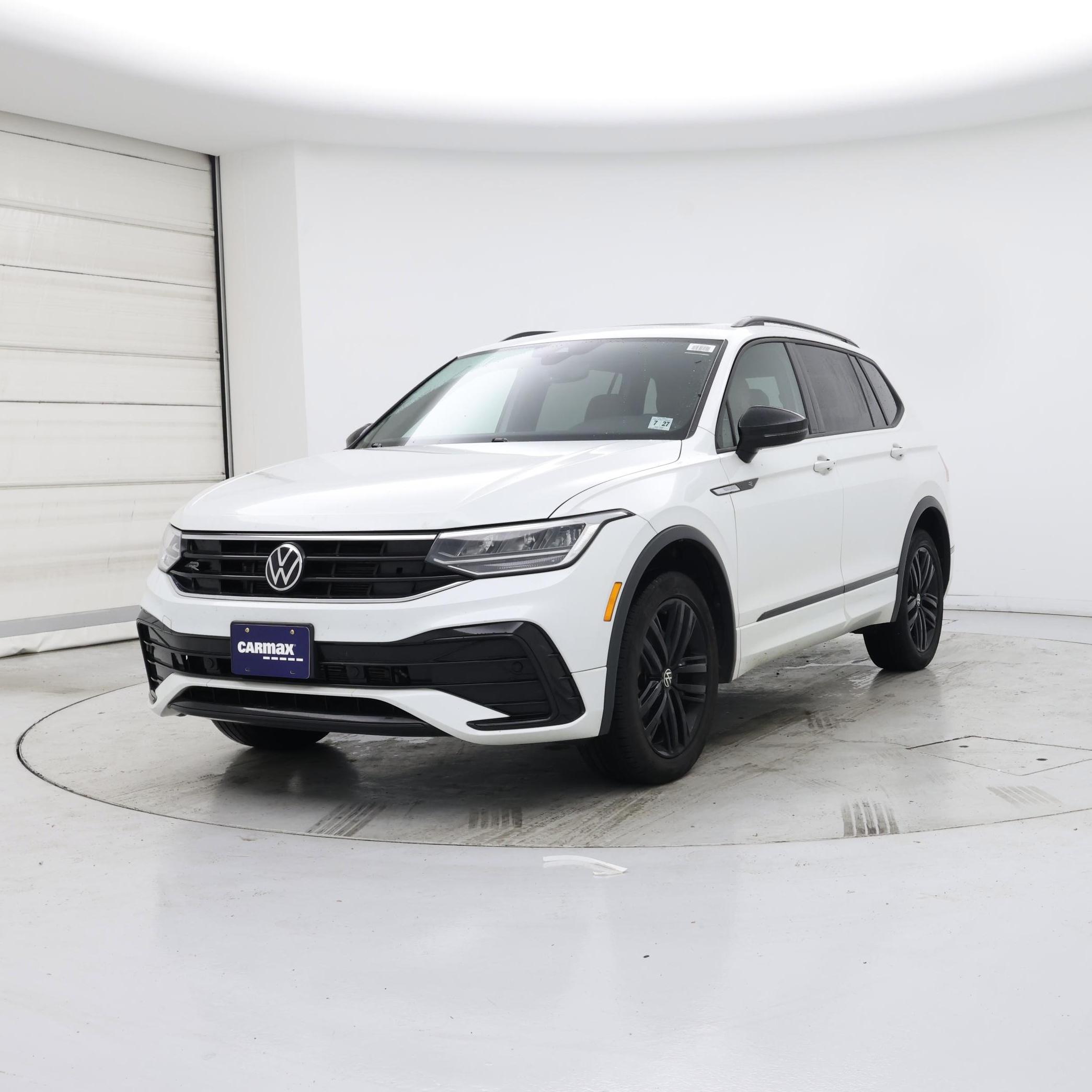 Thumbnail: 2022 Volkswagen Tiguan - 4