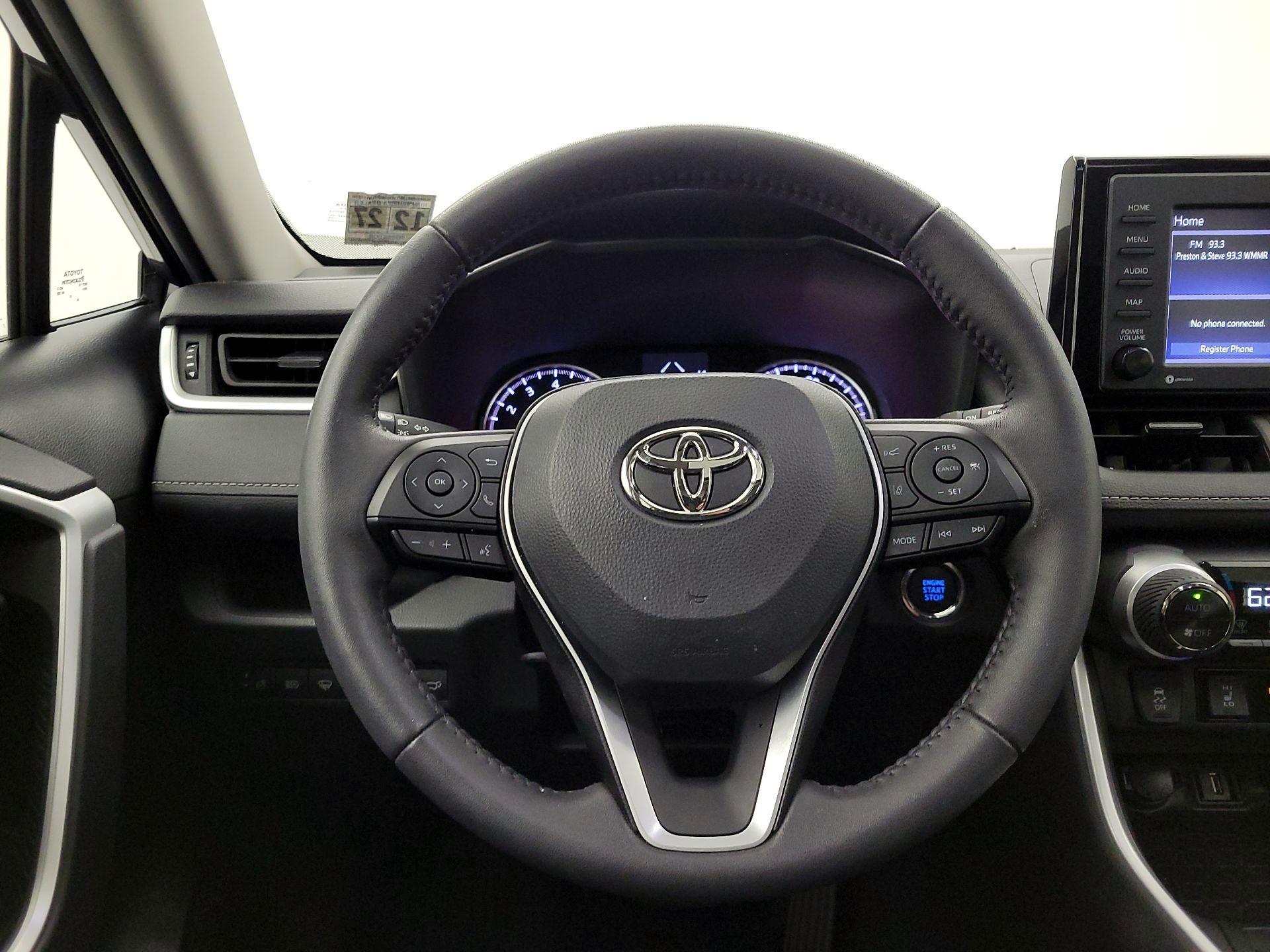 Thumbnail: 2022 Toyota RAV4 - 10