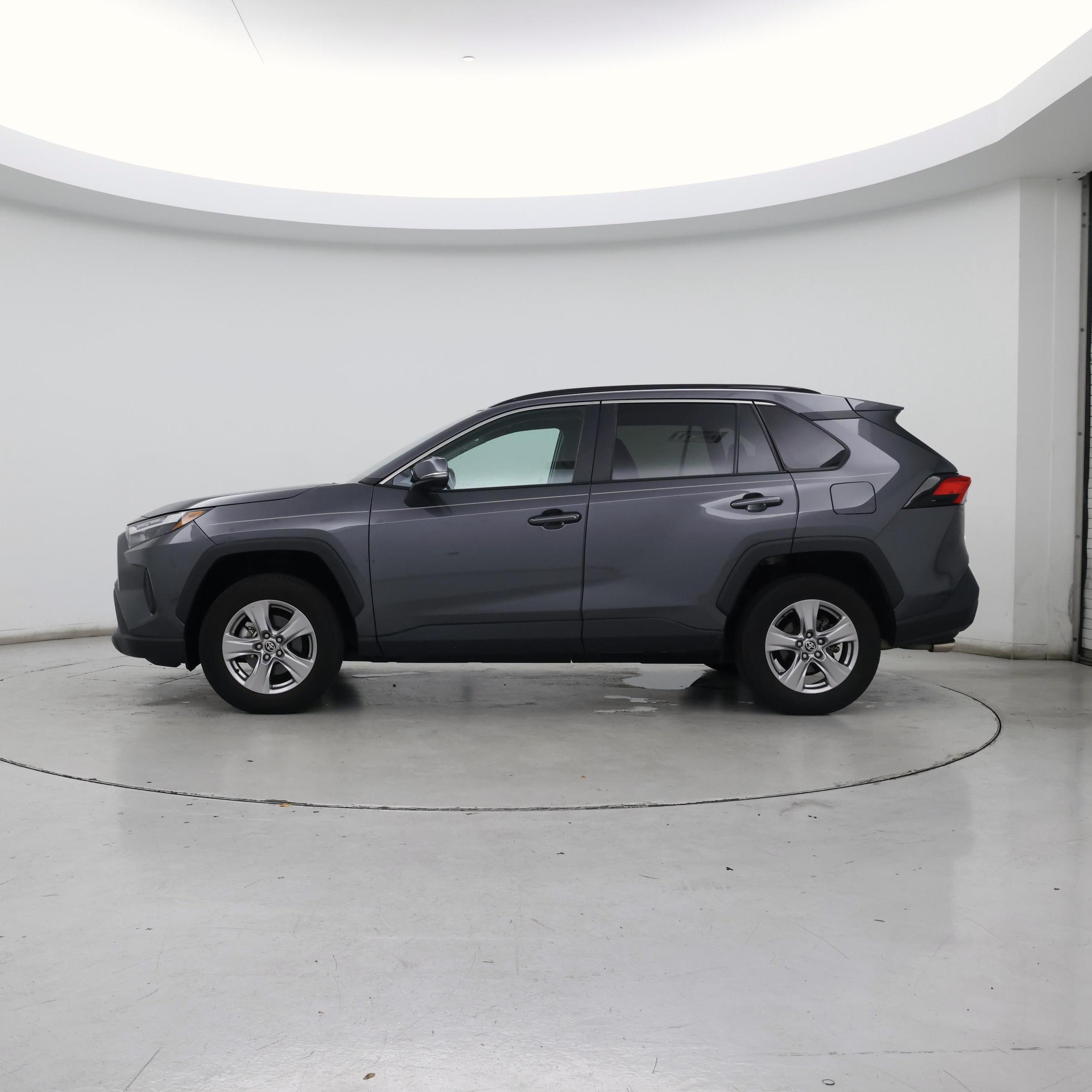 Thumbnail: 2022 Toyota RAV4 - 3