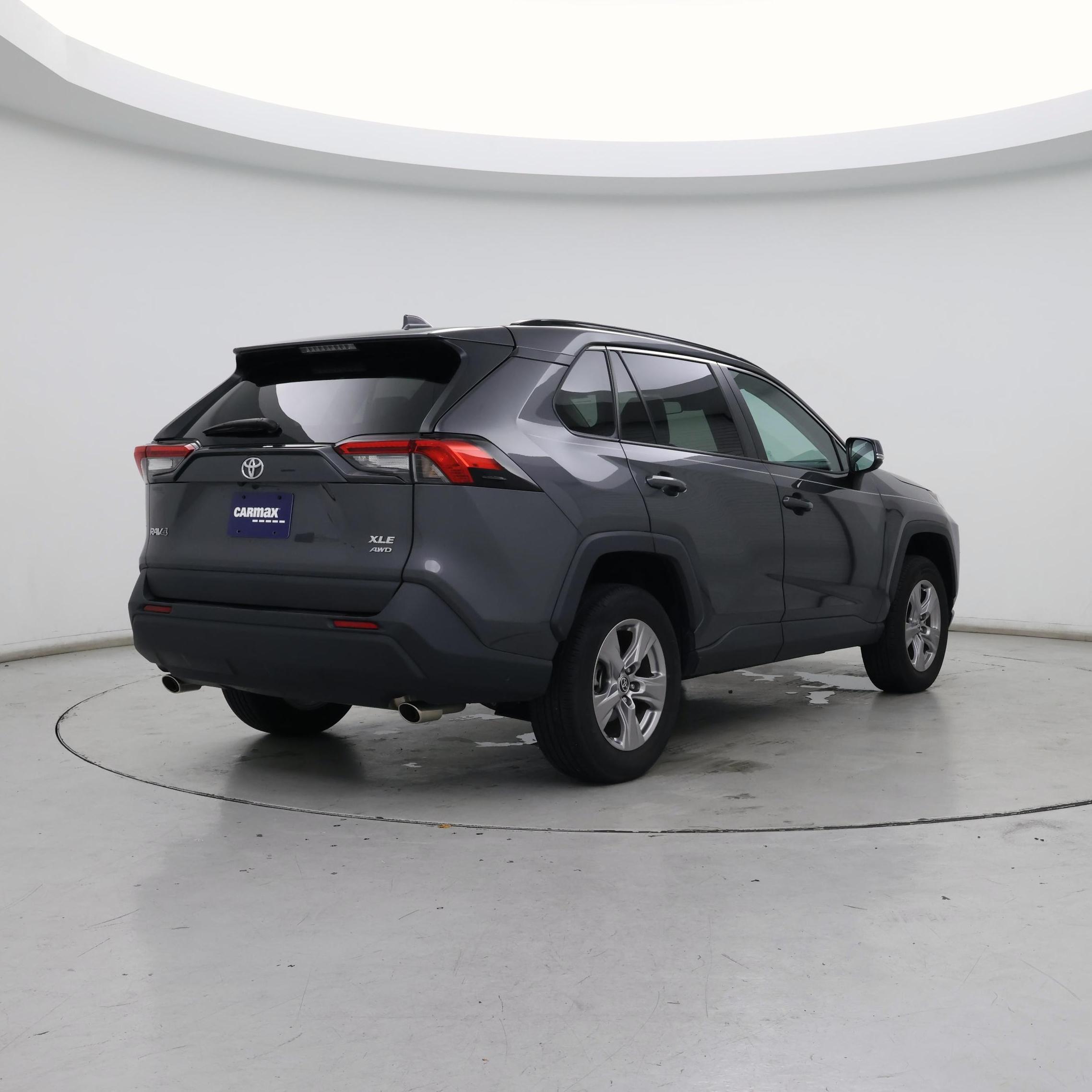 Thumbnail: 2022 Toyota RAV4 - 8
