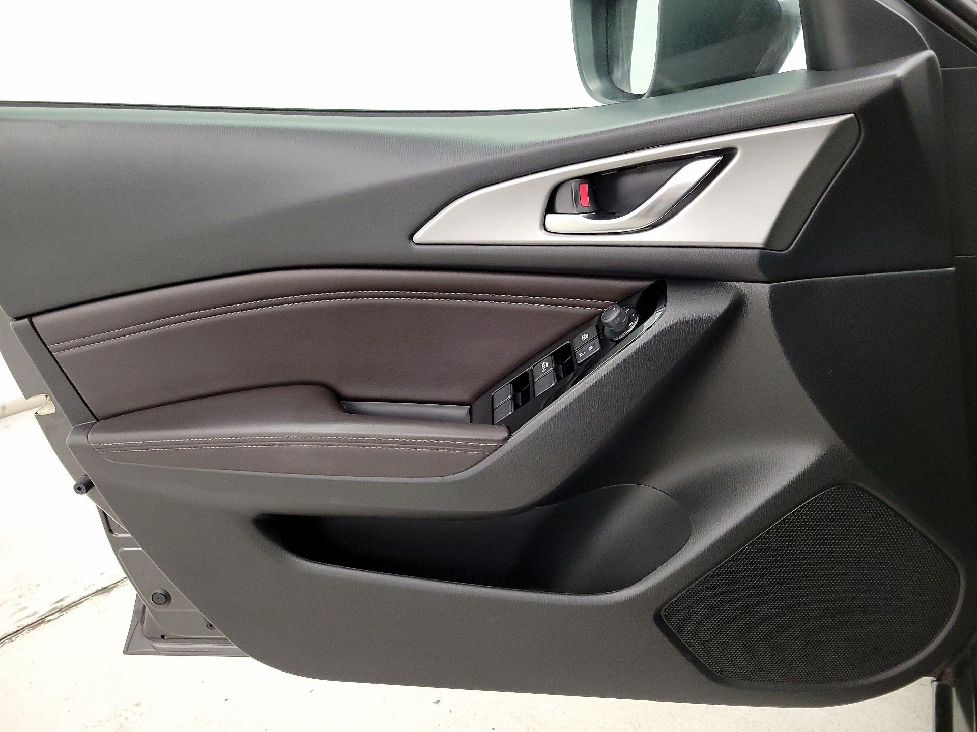 Thumbnail: 2018 Mazda Mazda3 - 12