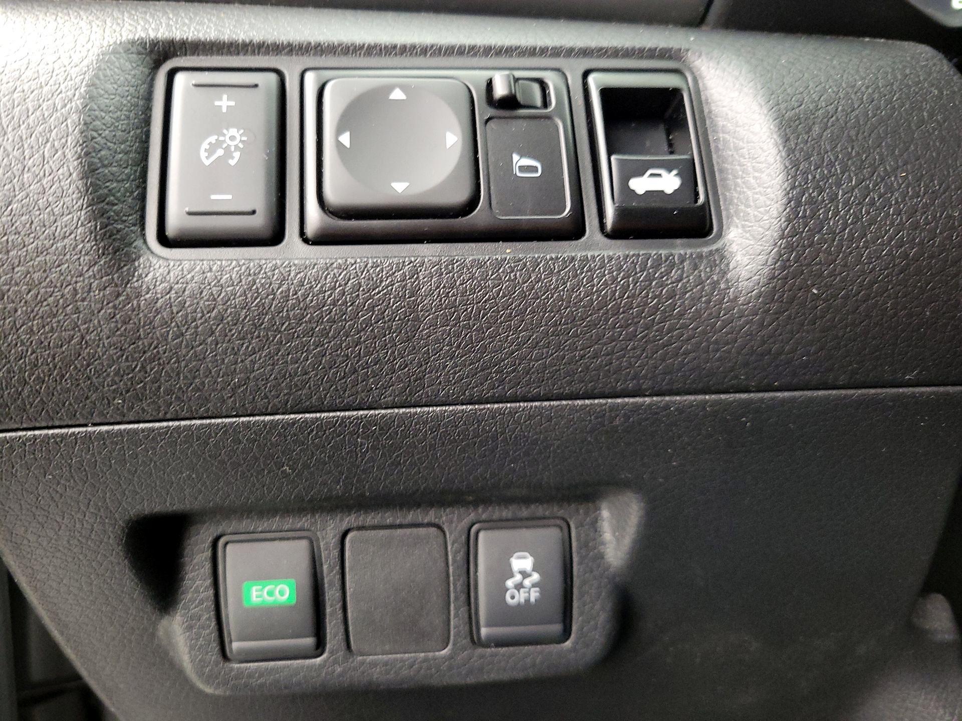 Thumbnail: 2019 Nissan Sentra - 13