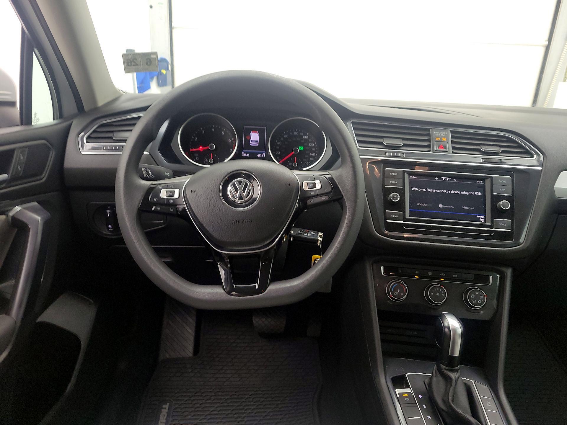 Thumbnail: 2021 Volkswagen Tiguan - 10