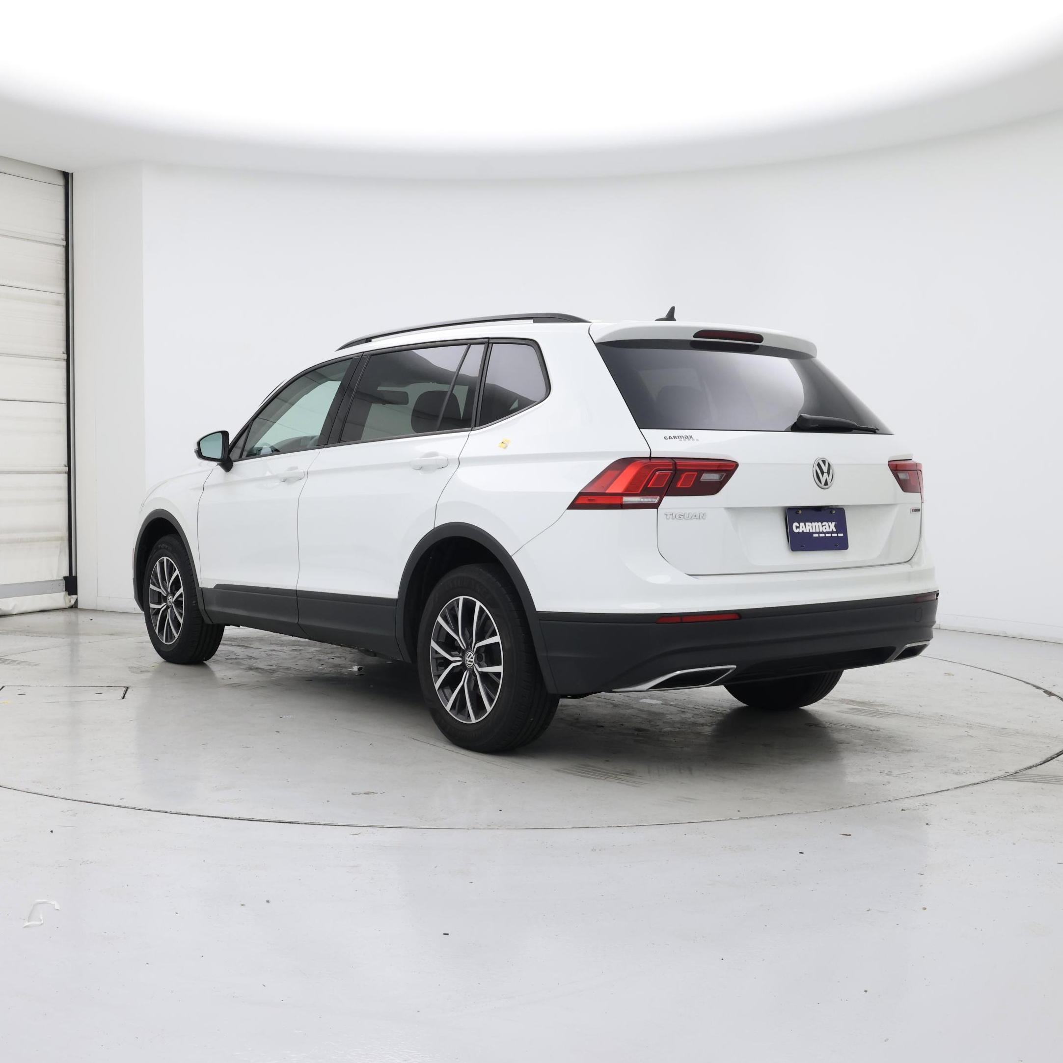 Thumbnail: 2021 Volkswagen Tiguan - 2