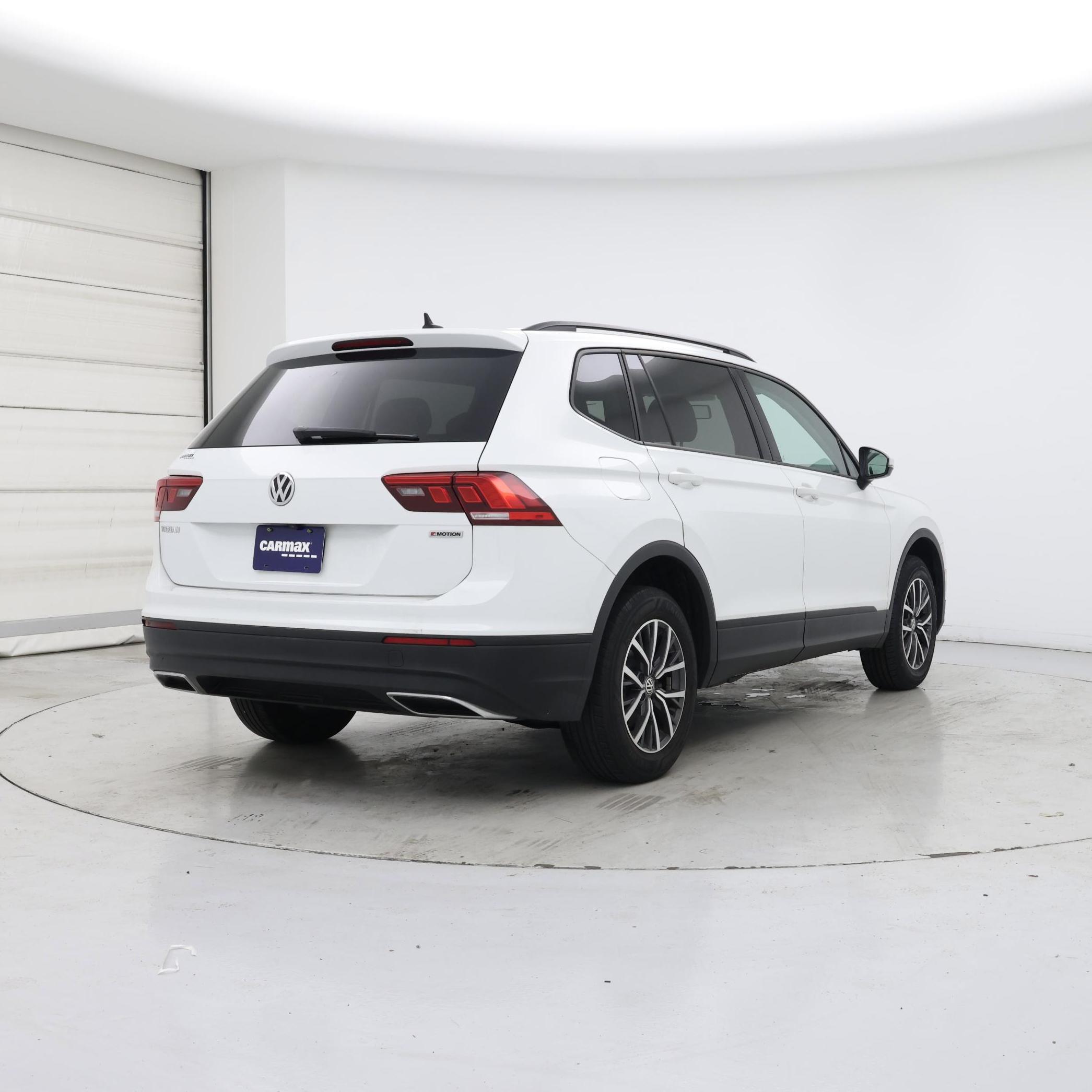 Thumbnail: 2021 Volkswagen Tiguan - 8