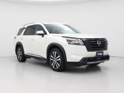 White 2024 Nissan Pathfinder Platinum