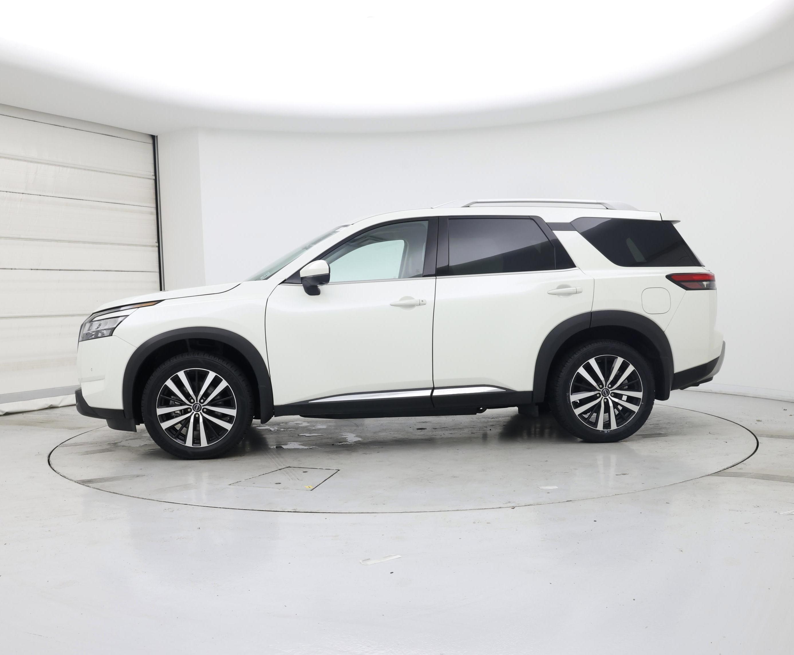 Thumbnail: 2024 Nissan Pathfinder - 3