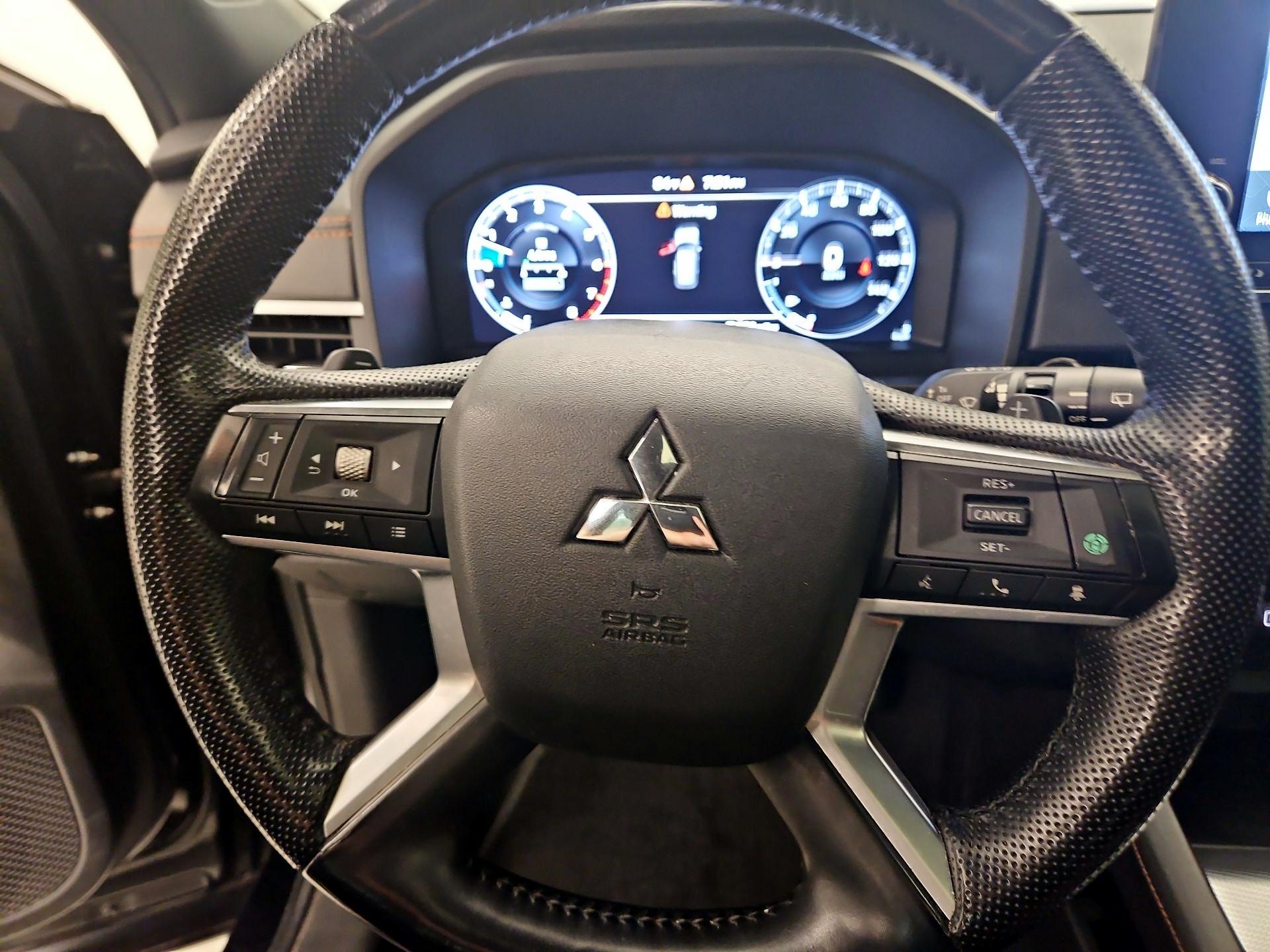 Thumbnail: 2022 Mitsubishi Outlander - 10