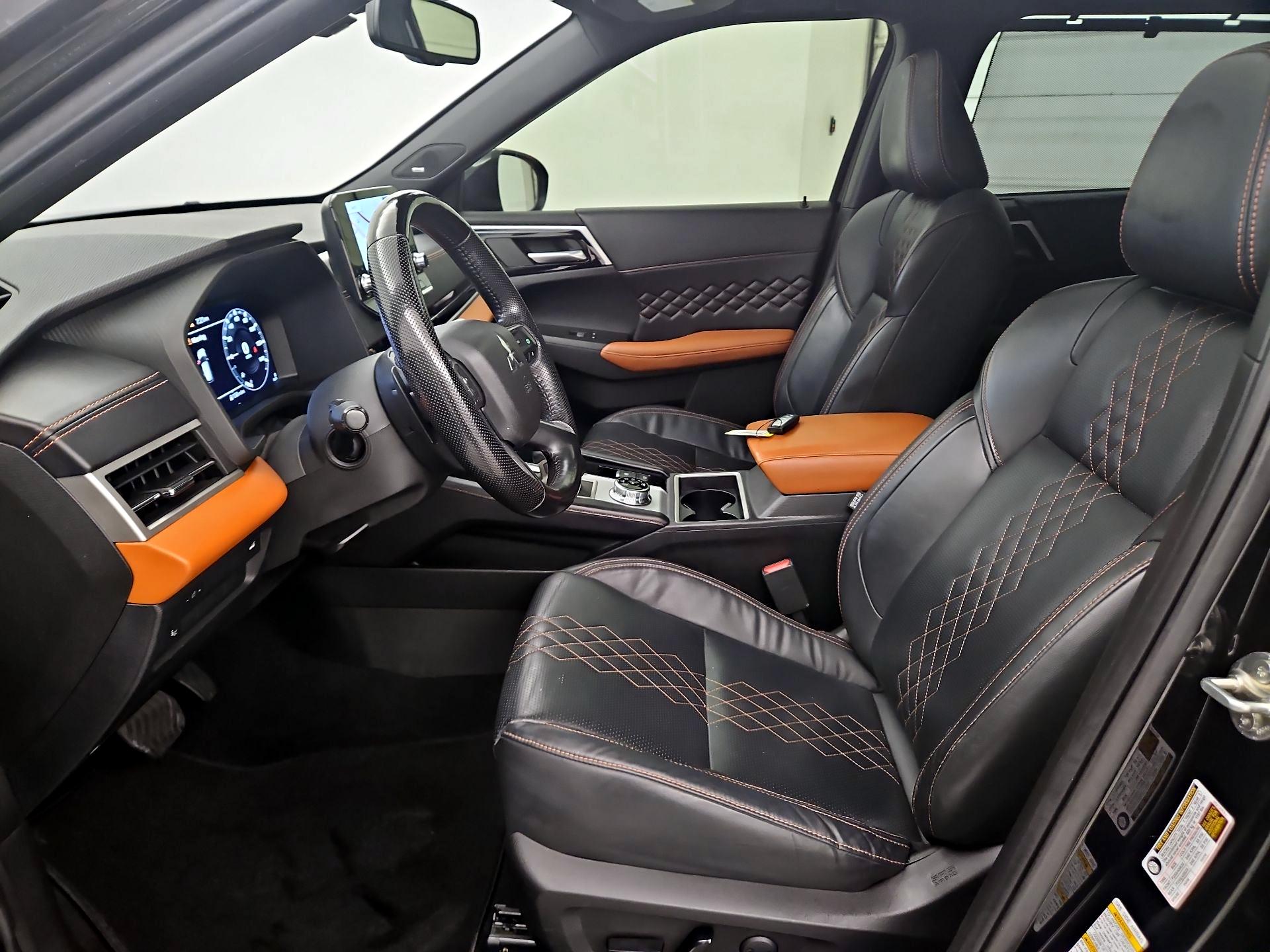 Thumbnail: 2022 Mitsubishi Outlander - 11