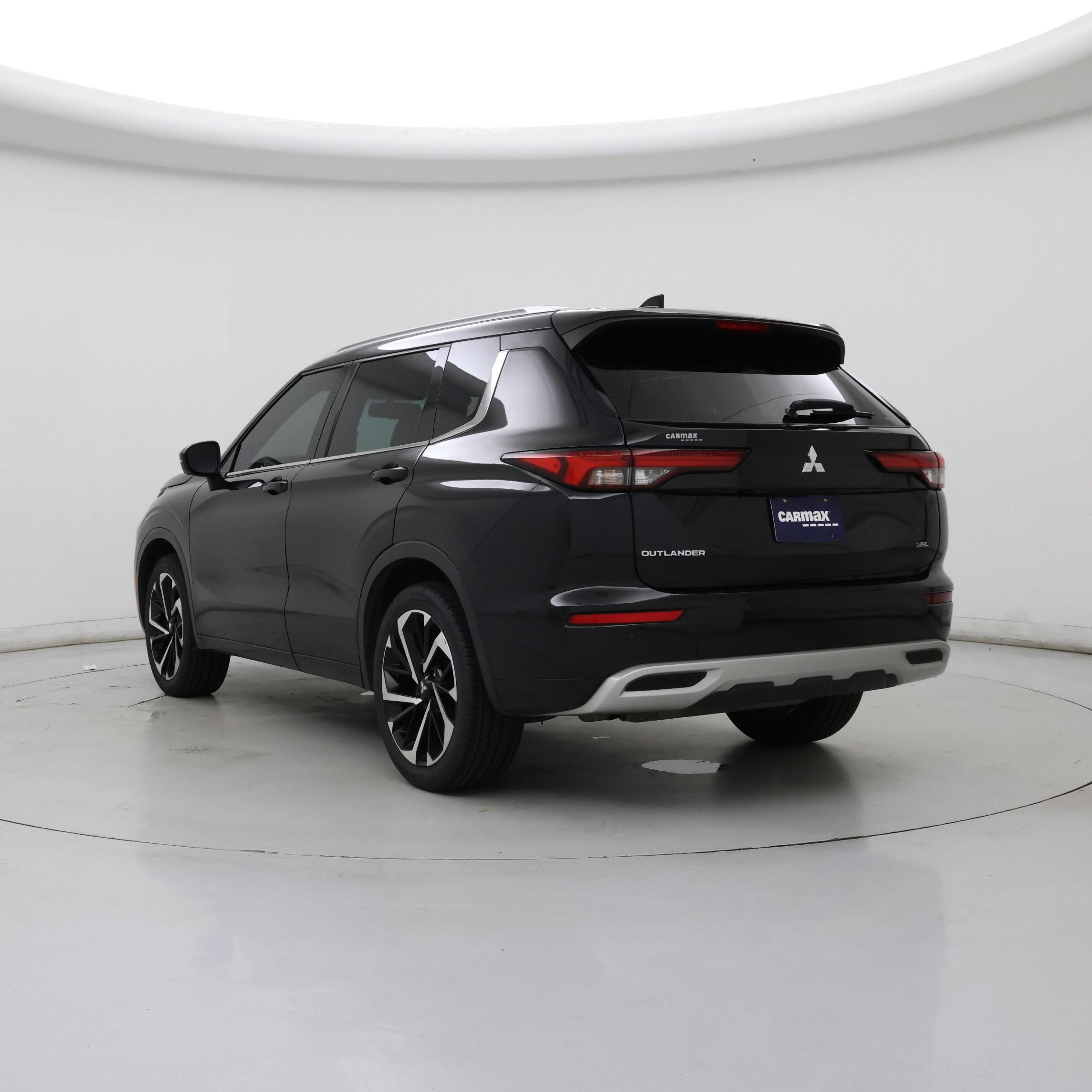 Thumbnail: 2022 Mitsubishi Outlander - 2