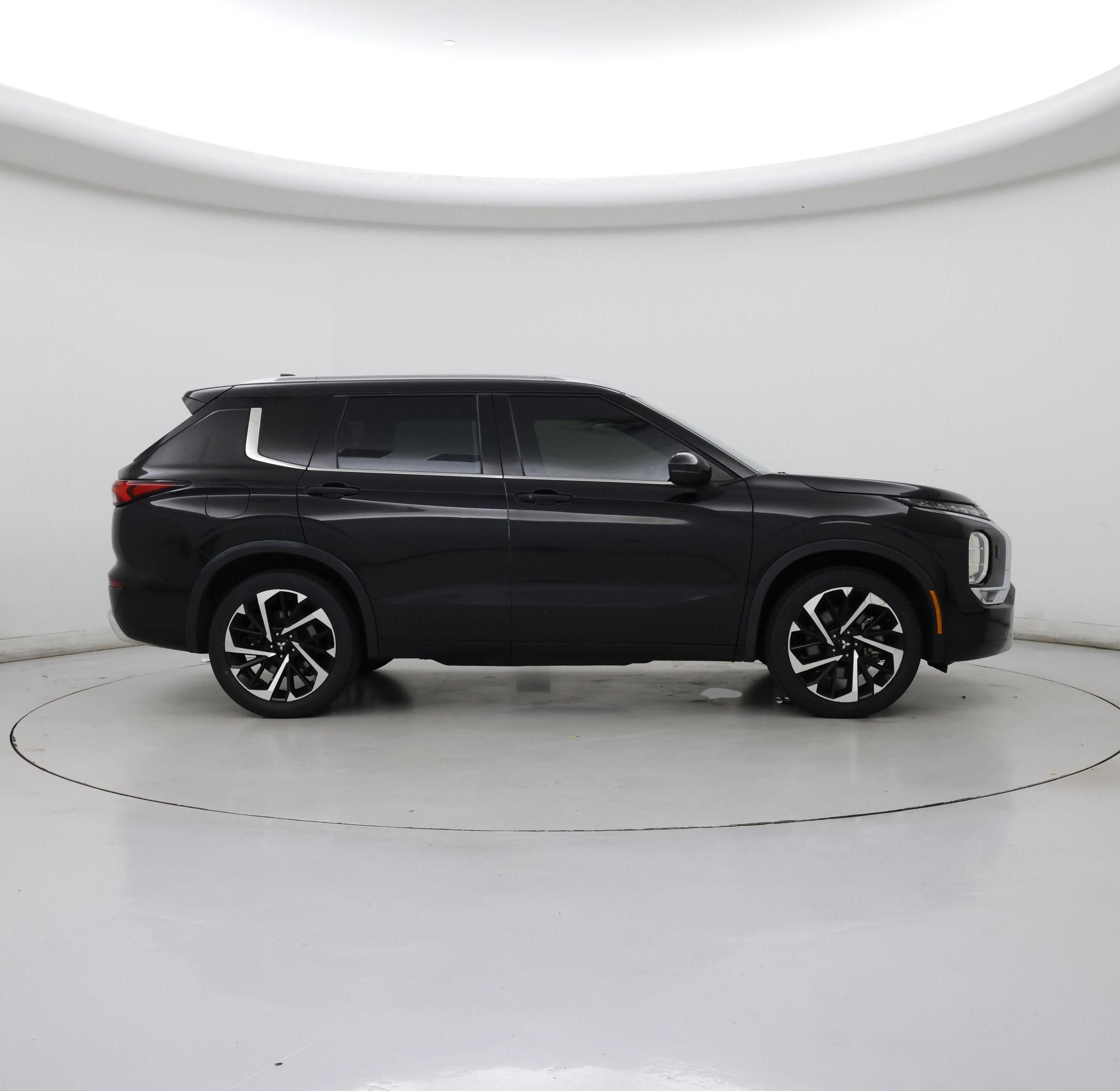 Thumbnail: 2022 Mitsubishi Outlander - 7