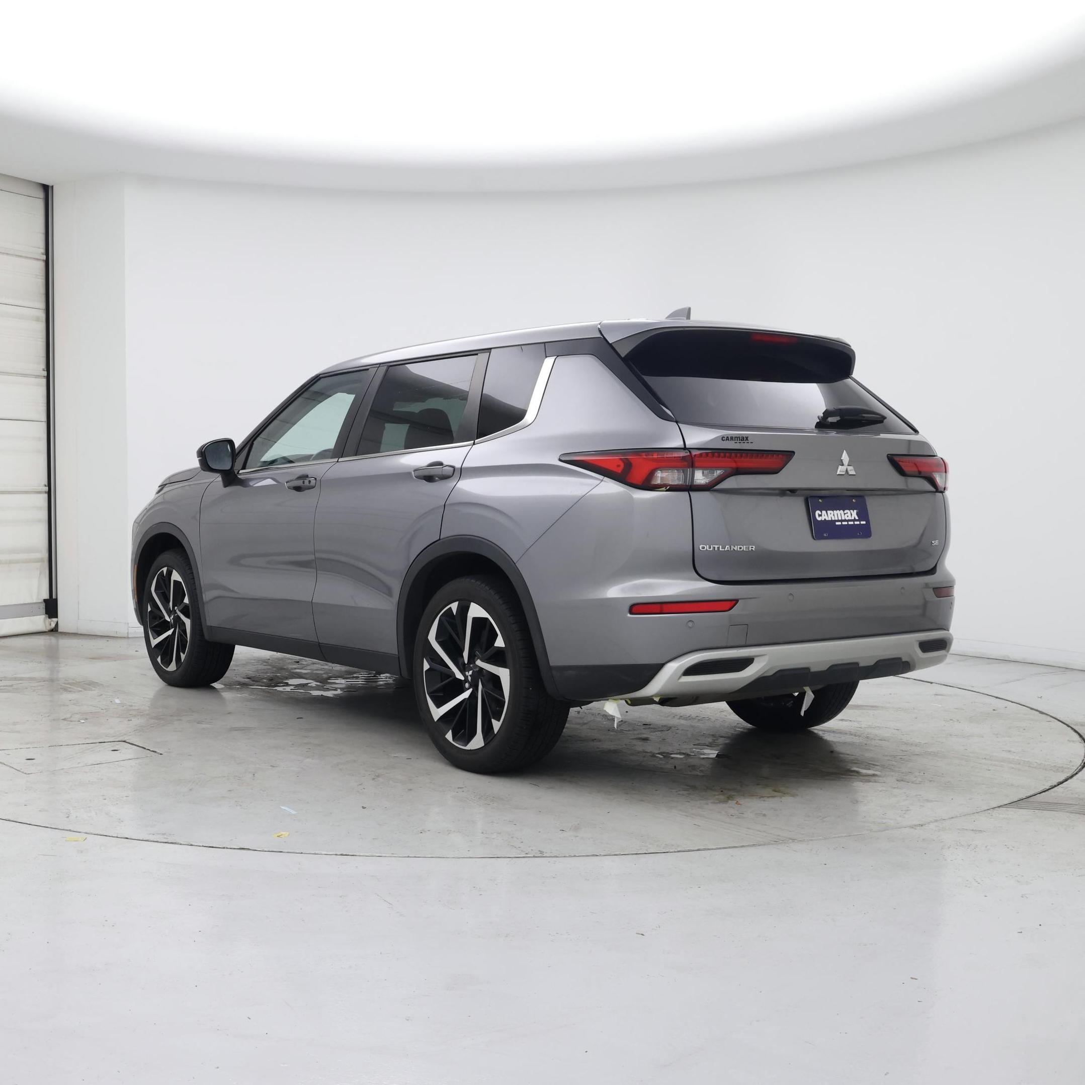 Thumbnail: 2022 Mitsubishi Outlander - 2