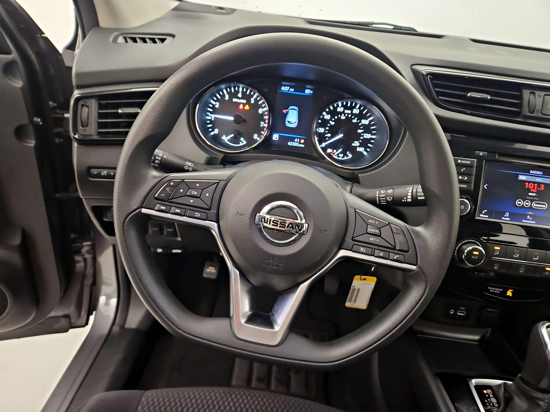 Thumbnail: 2020 Nissan Rogue Sport - 10