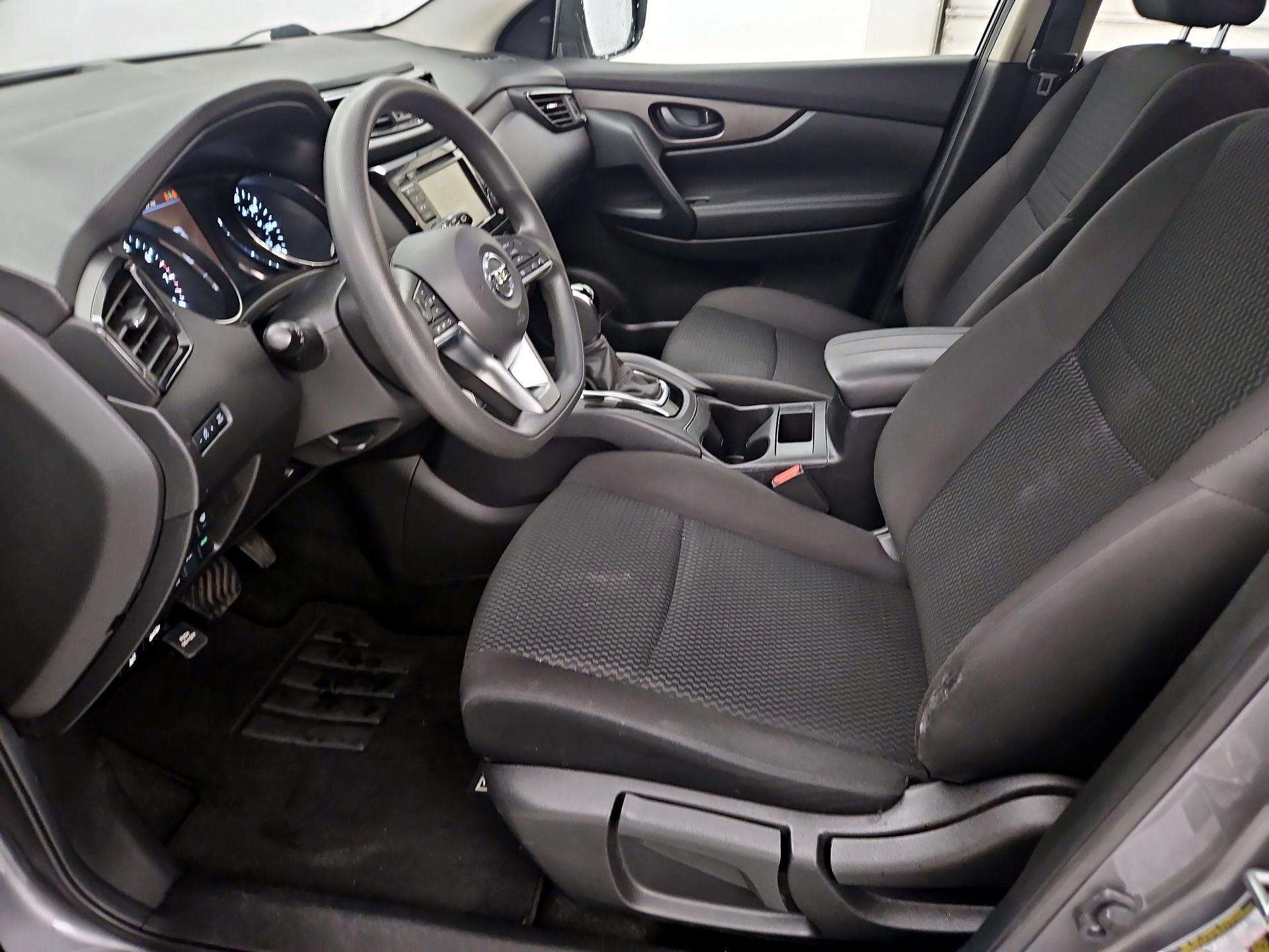 Thumbnail: 2020 Nissan Rogue Sport - 11