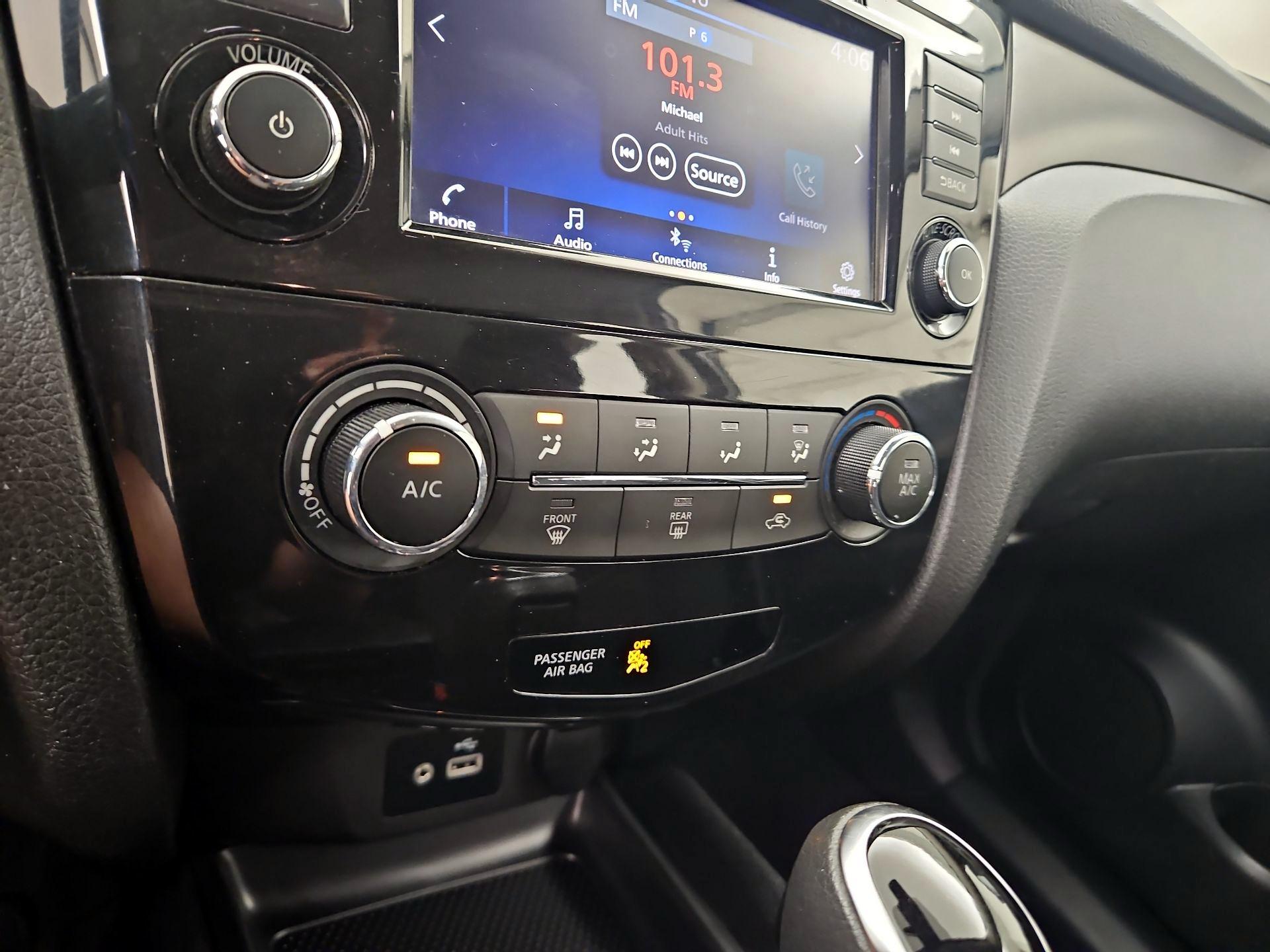 Thumbnail: 2020 Nissan Rogue Sport - 16
