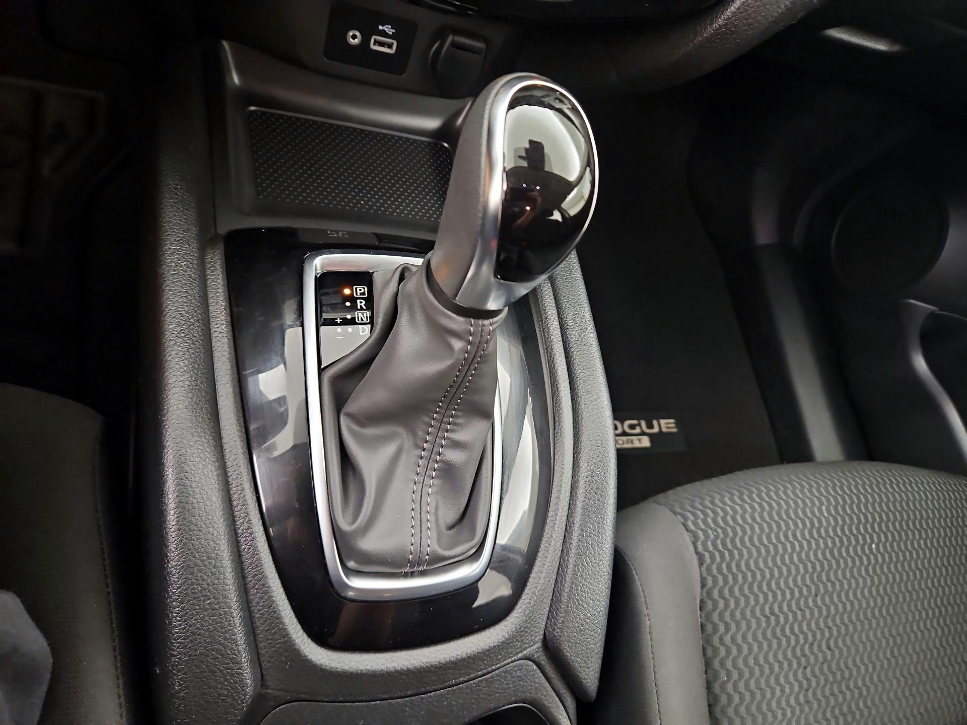 Thumbnail: 2020 Nissan Rogue Sport - 17